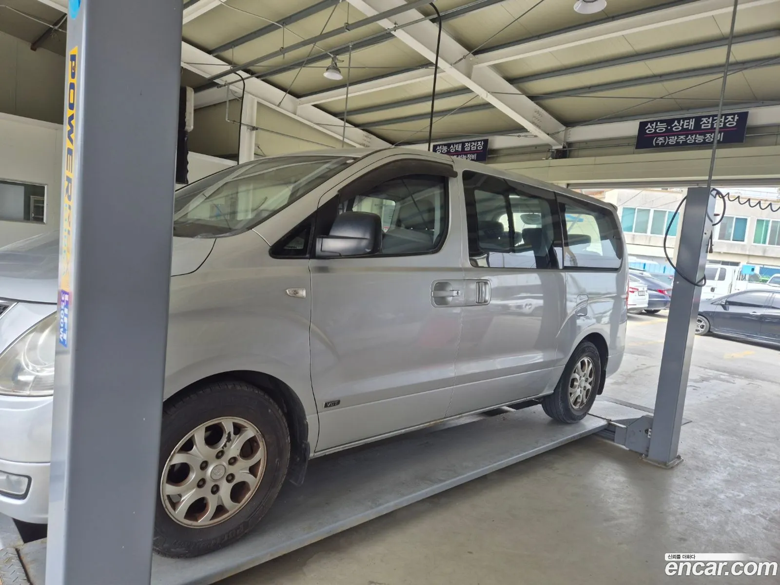 Grand Starex 12 -Seater Wagon Cvx Luxury - фотография 11434766