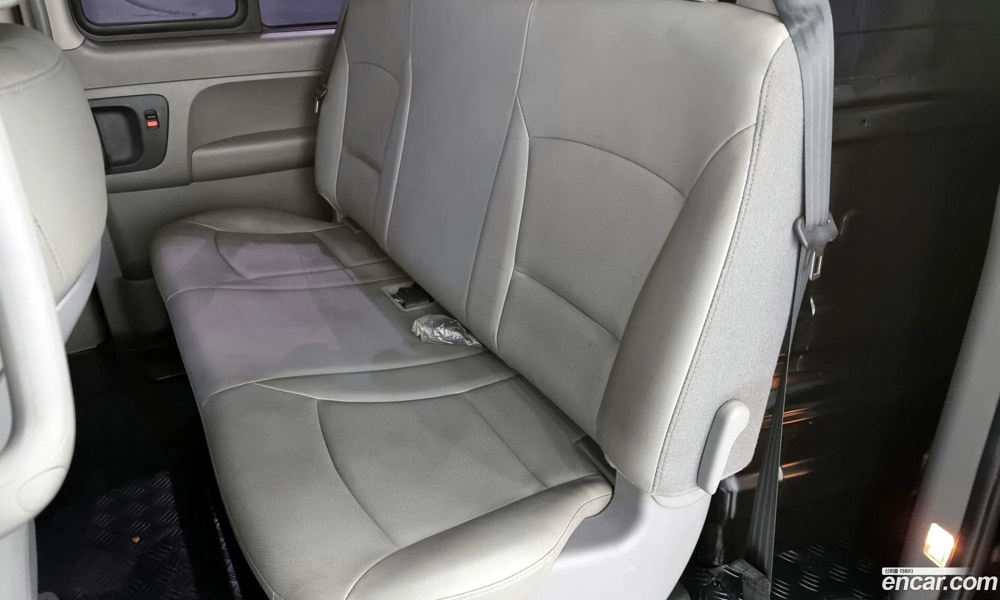 Grand Starex 5 -Seater Van Smart - фотография 12387500