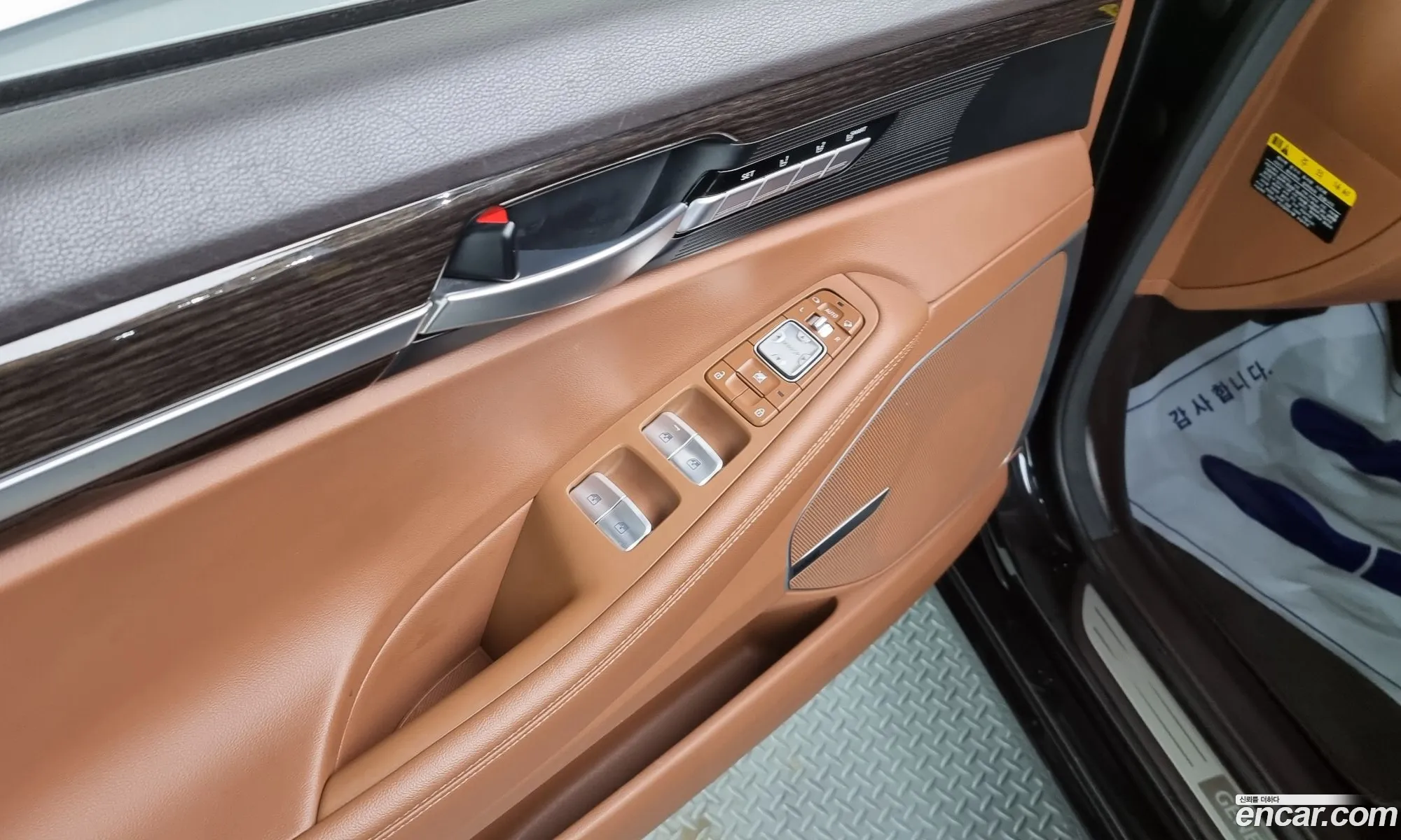 G90 38 Awd Premium Luxury - фотография 12666759
