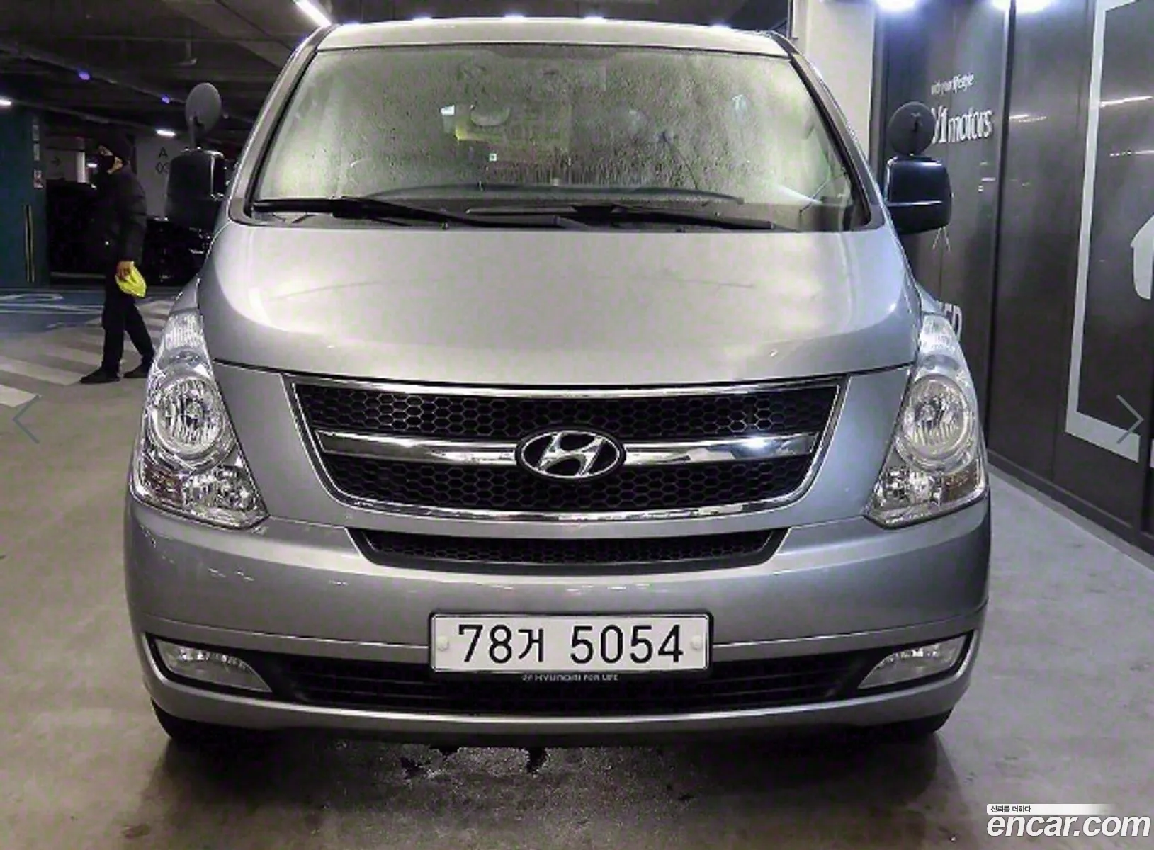 Grand Starex 12 -Seater Wagon Cvx Luxury - фотография 11896823