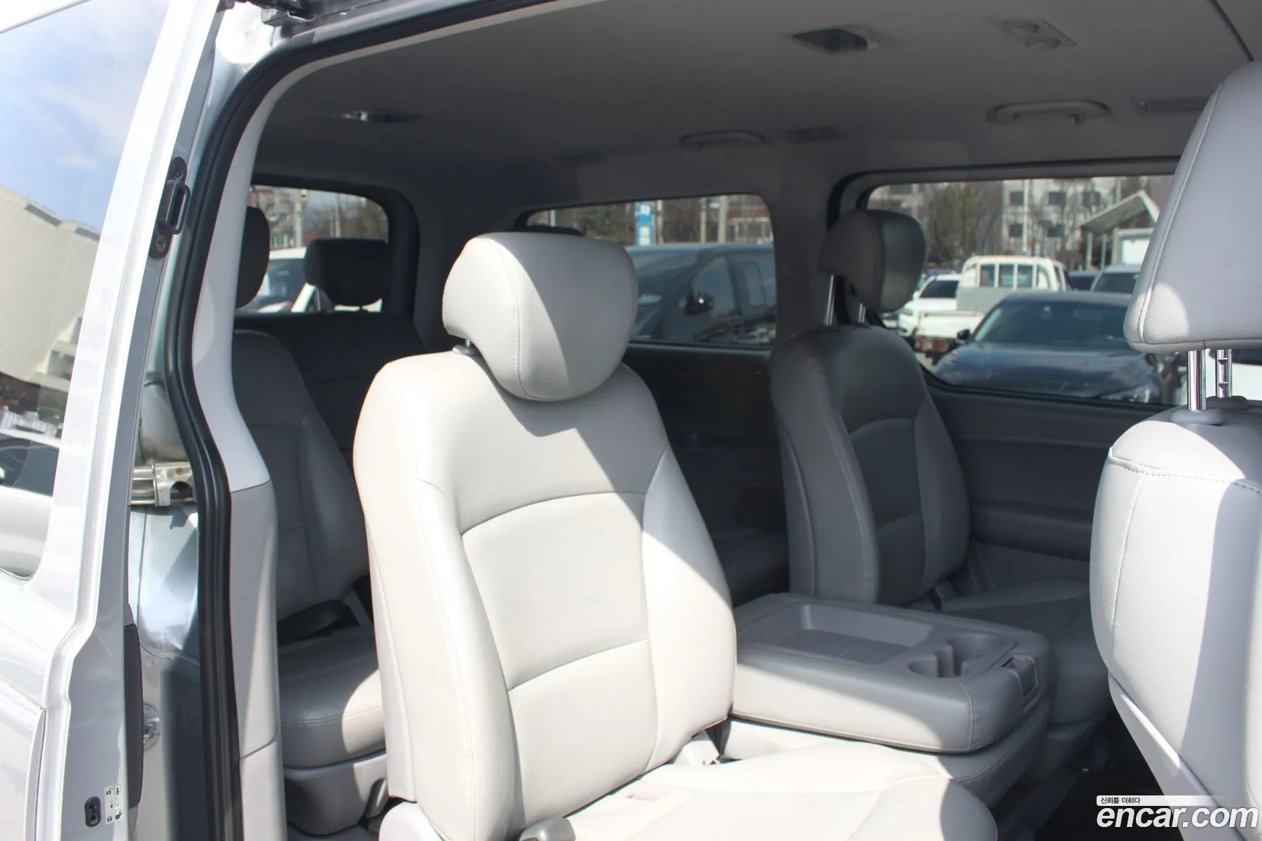 Grand Starex 12 -Seater Wagon Smart - фотография 11896814
