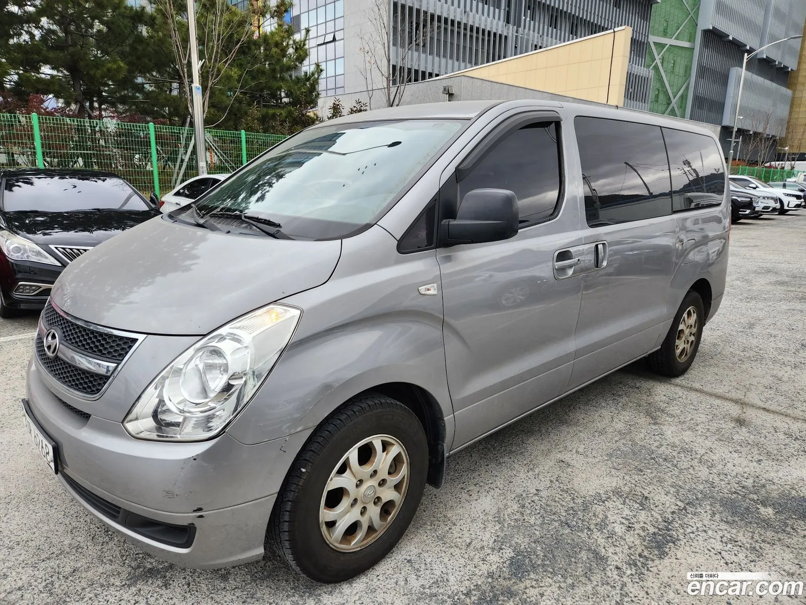 Grand Starex 3 -Seater Van Cvx Deluxe - фотография 11172002