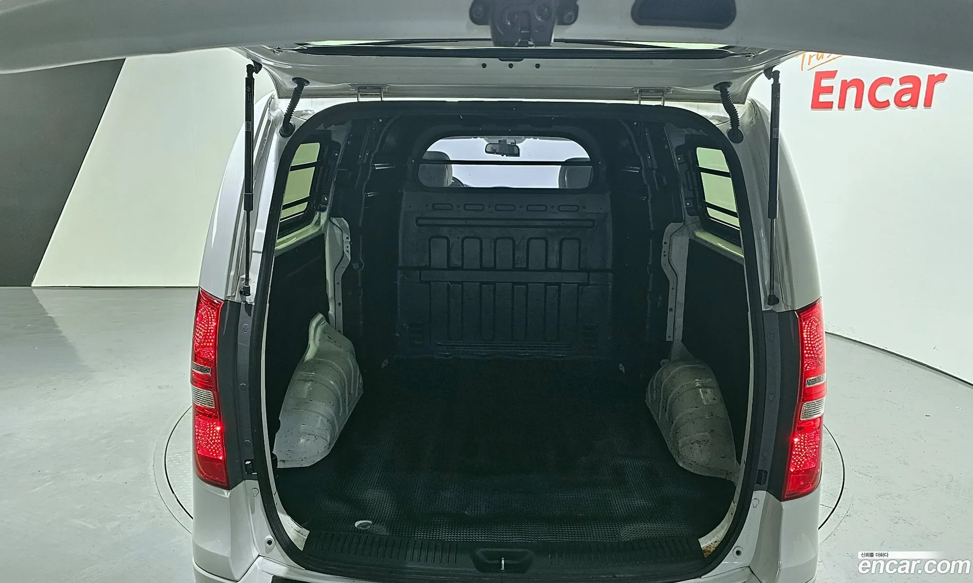 The New Grand Starex Van 5 -Seater Modern - фотография 12017042