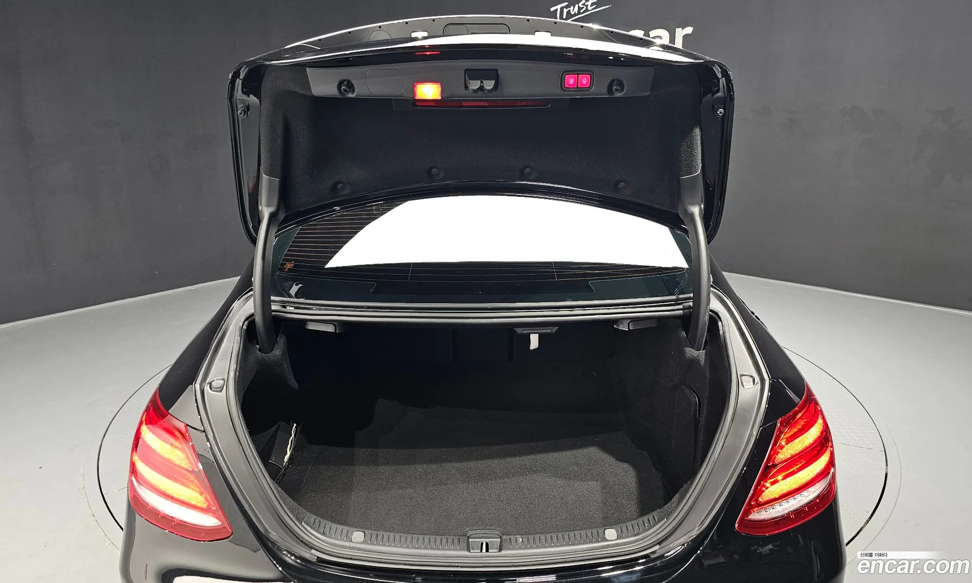 E-Class W213 E300 4Matic Avant - фотография 12035159
