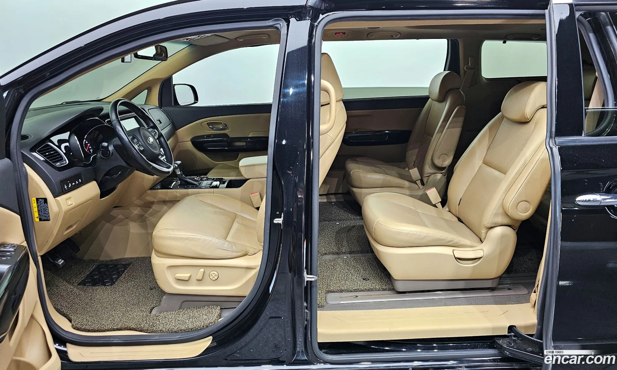 All New Carnival 9 -Seater Prestige - фотография 13711370