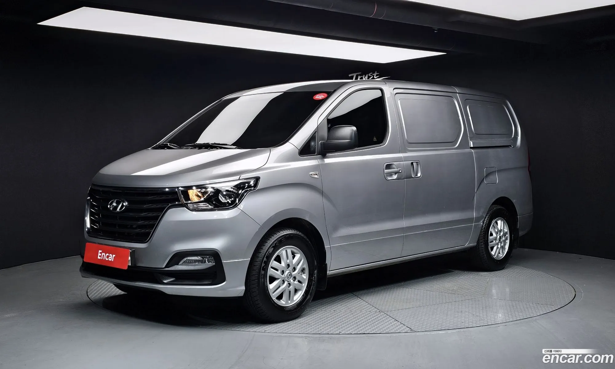 The New Grand Starex Van 3 -Seater Smart - фотография 14763784