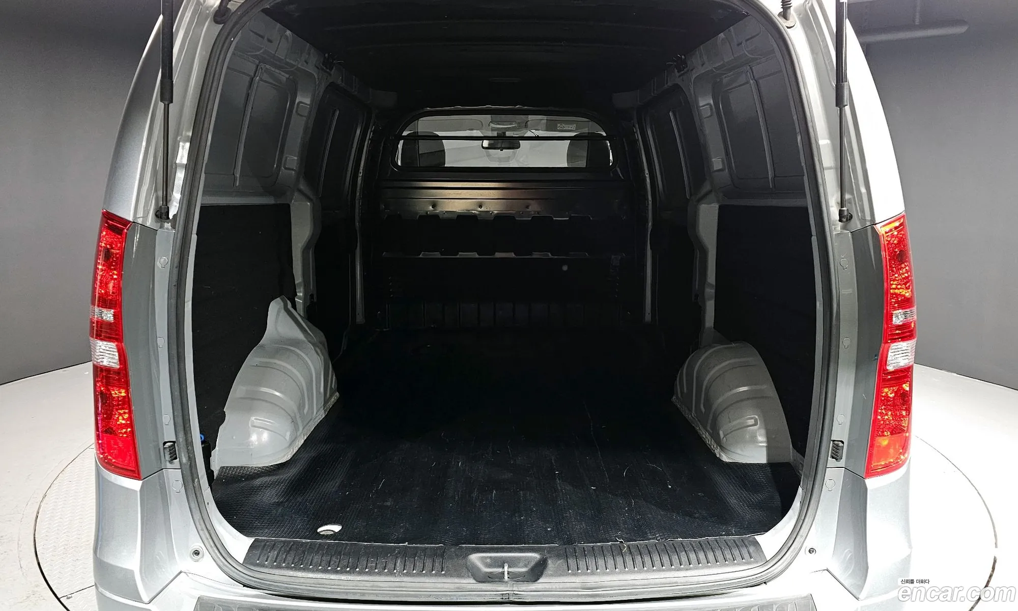 The New Grand Starex Van 3 -Seater Smart - фотография 14763785