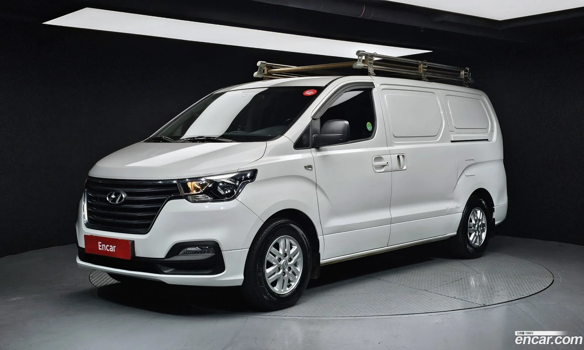 The New Grand Starex Van 3 -Seater Smart - фотография 14089729