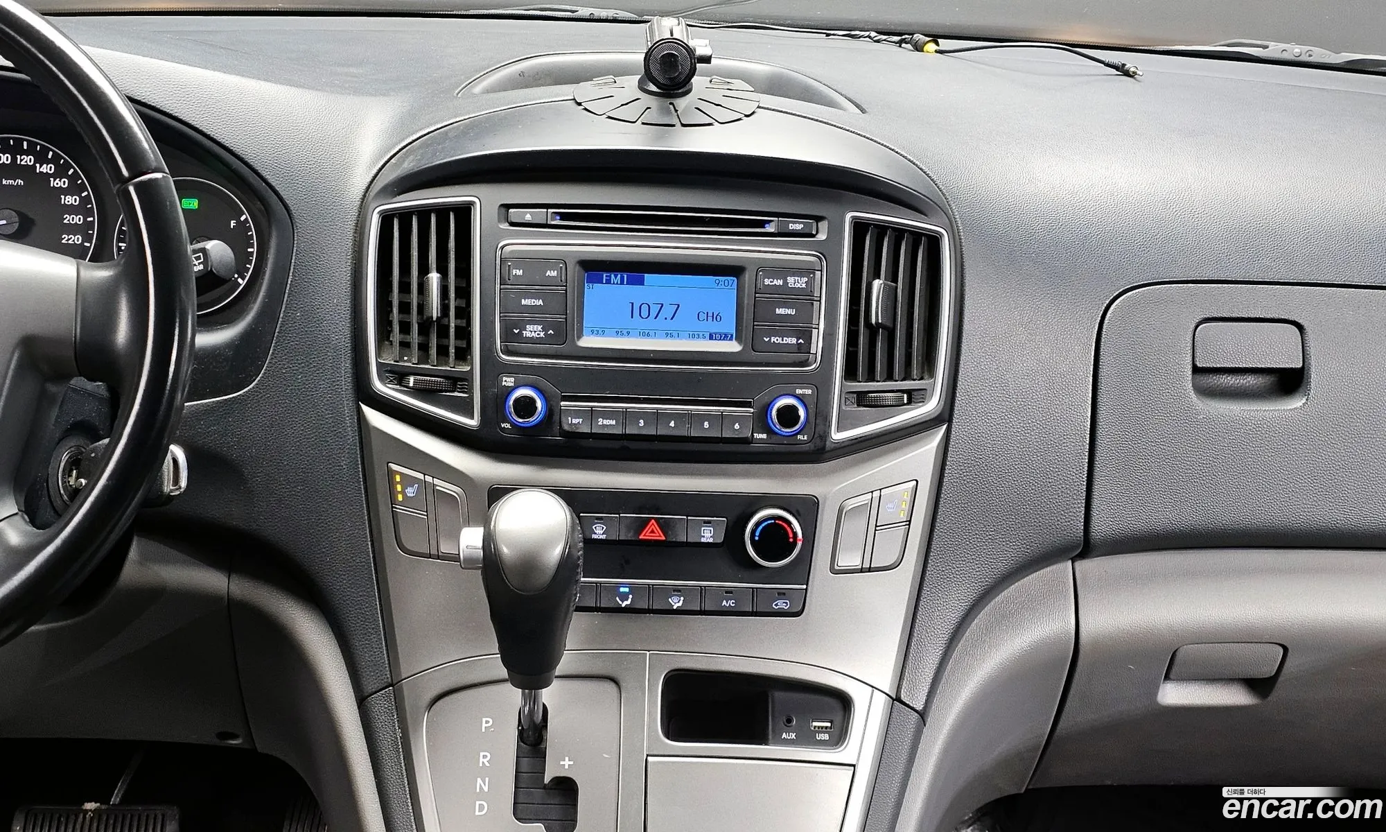 The New Grand Starex Van 3 -Seater Smart - фотография 14089733
