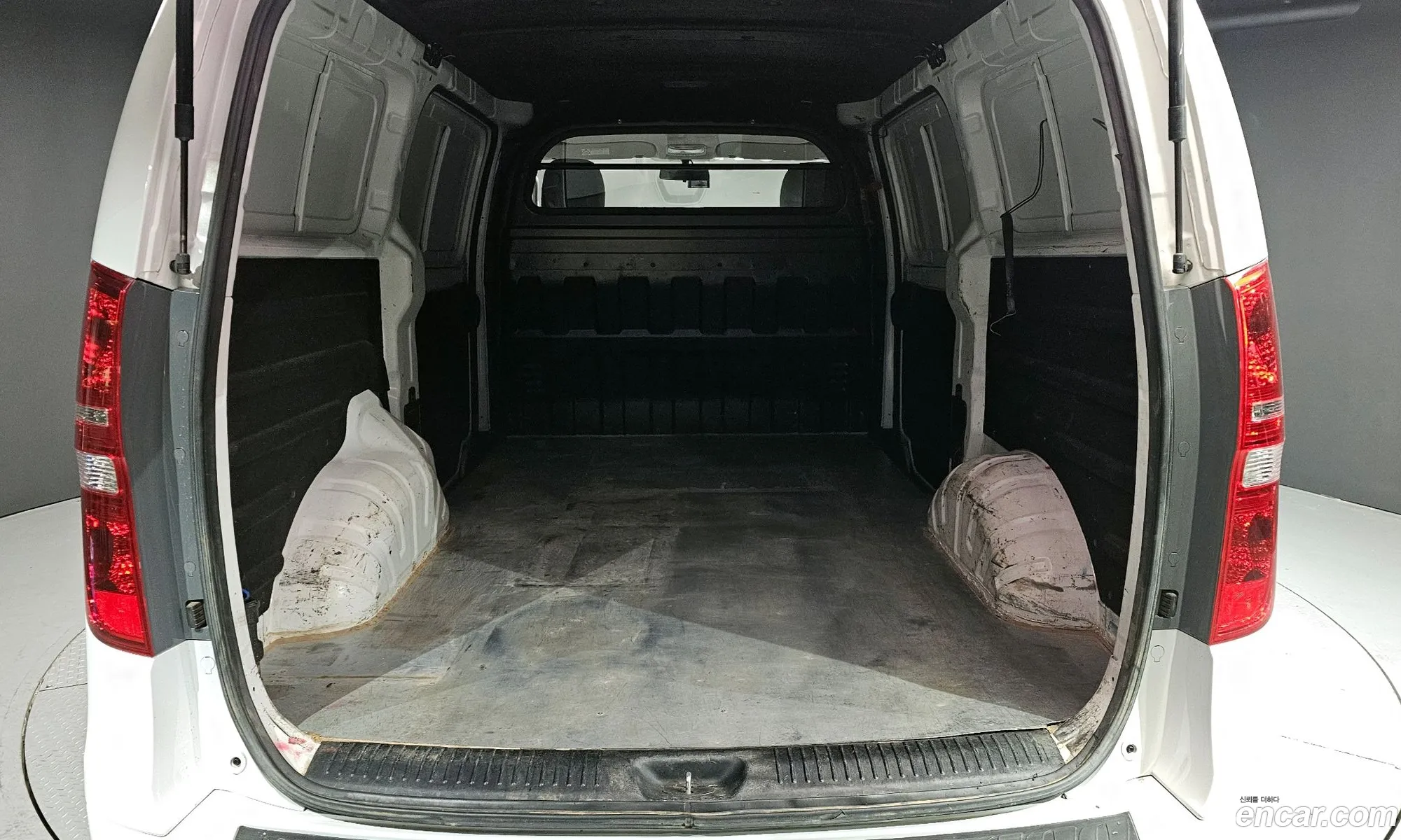 The New Grand Starex Van 3 -Seater Smart - фотография 14089730