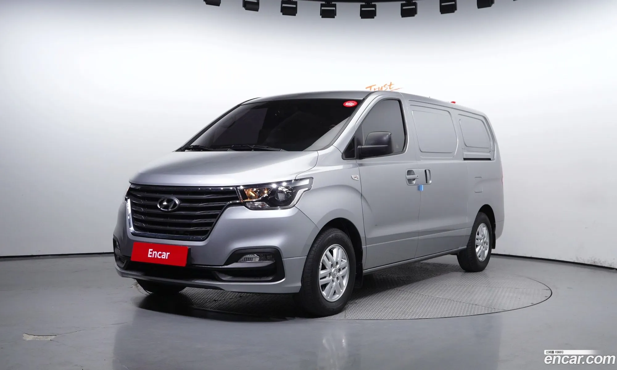 The New Grand Starex Van 3 -Seater Smart - фотография 1680525