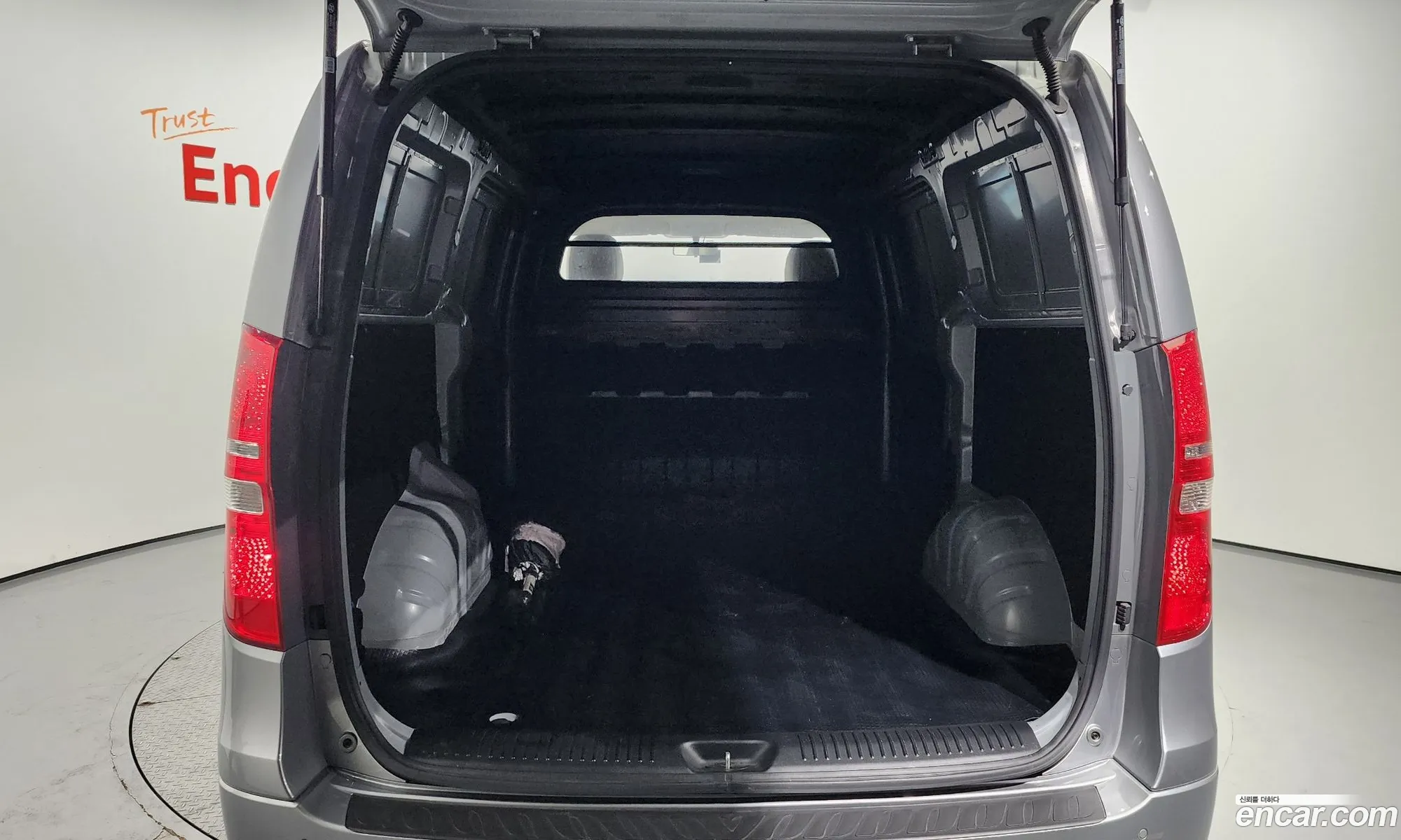 The New Grand Starex Van 3 -Seater Smart - фотография 1680526
