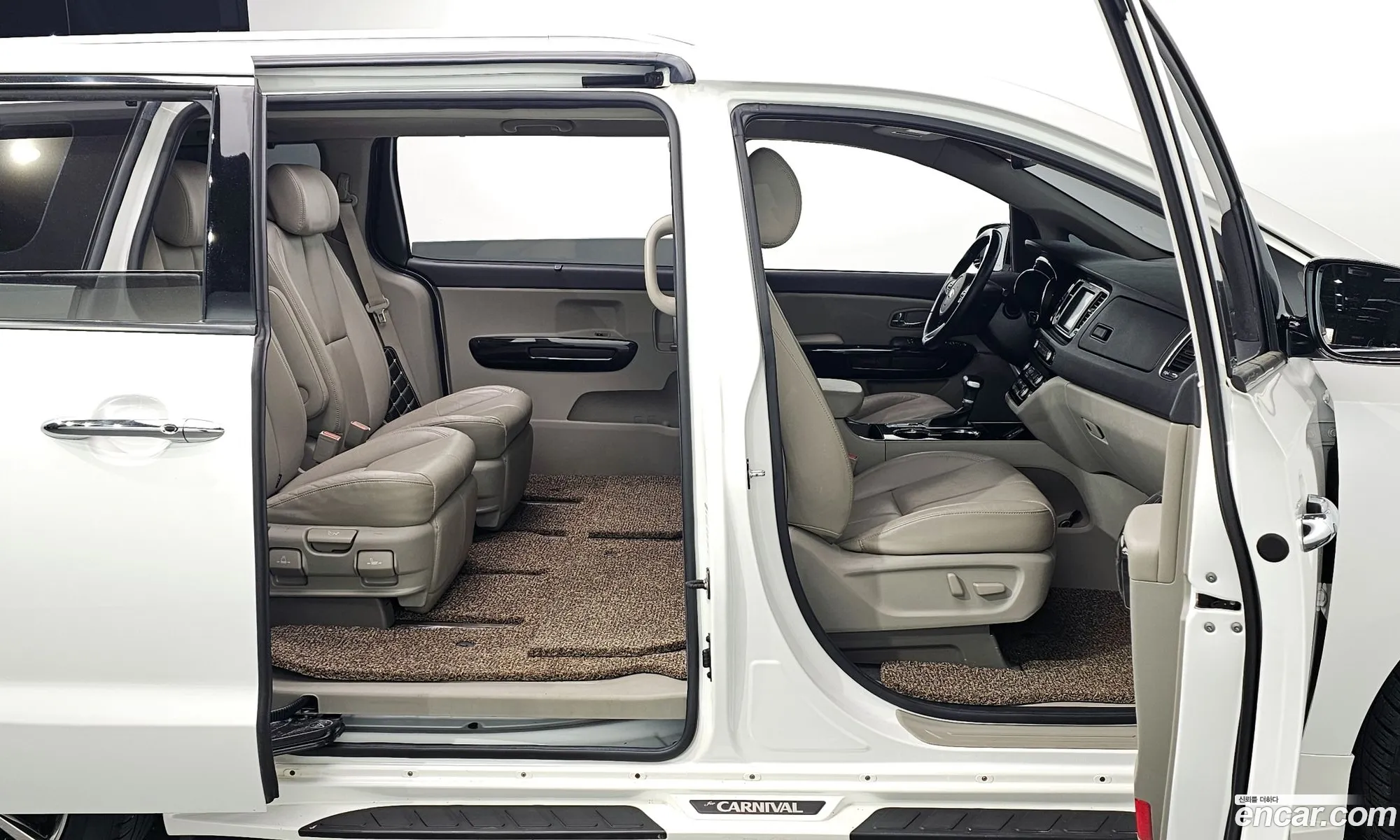 The New Carnival 7 -Seater Limousine President - фотография 11348917