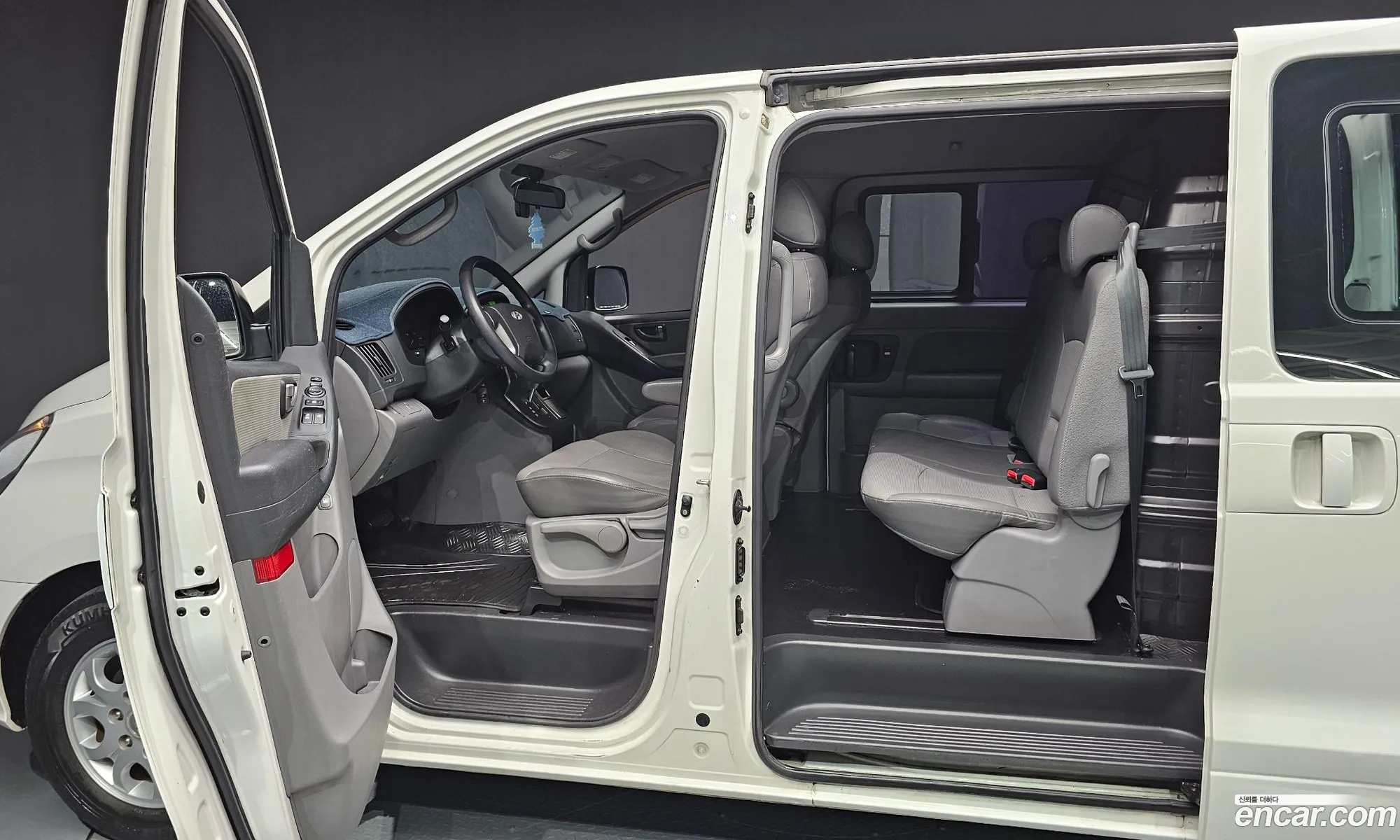 Grand Starex 5 -Seater Van Cvx Luxury - фотография 14117186