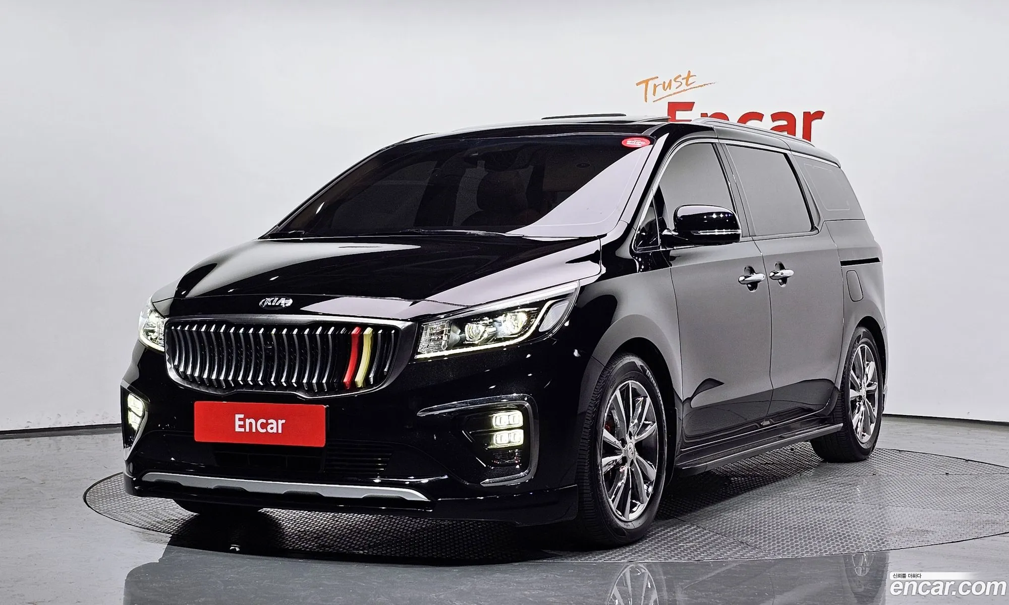 The New Carnival 7 -Seater Limousine President - фотография 11402017