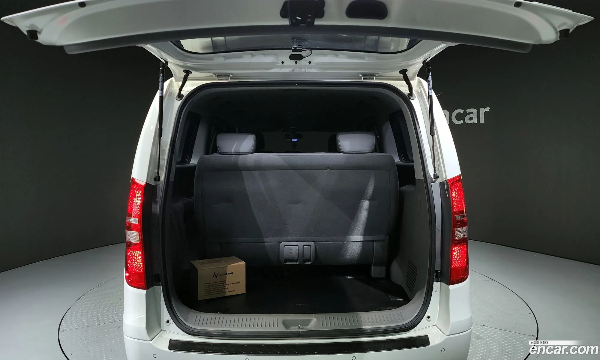 The New Grand Starex 4Wd Wagon 12 -Seater Smart - фотография 11520416