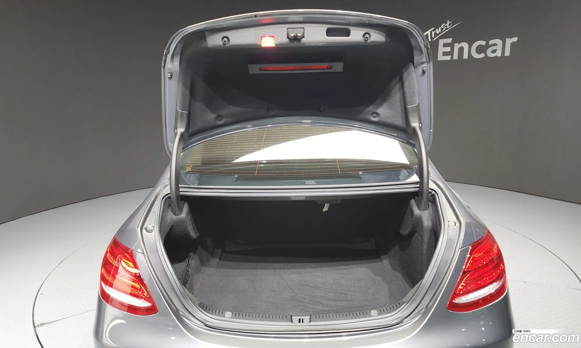 E-Class W213 E200 Avant-Garde - фотография 11919060