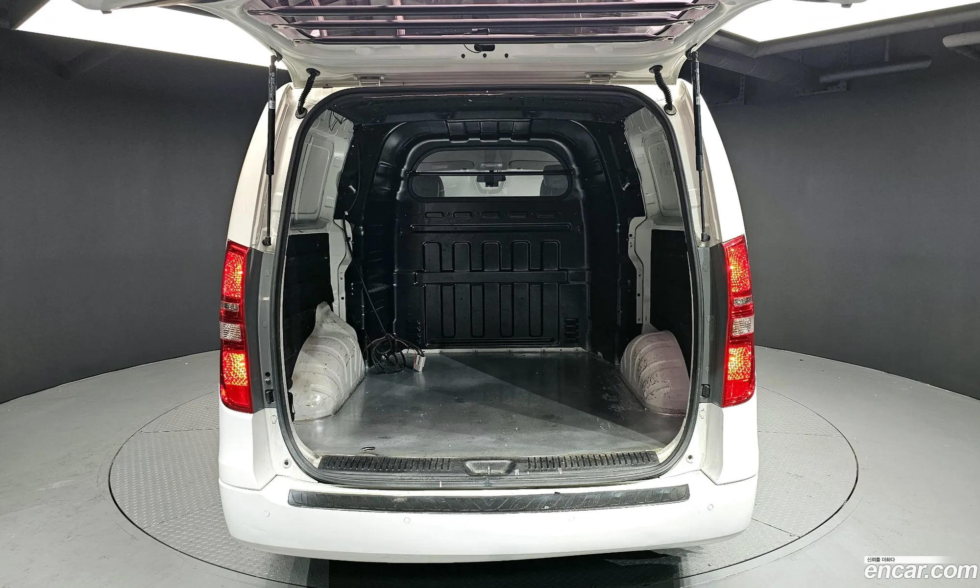 The New Grand Starex Van 5 -Seater Smart - фотография 11433331