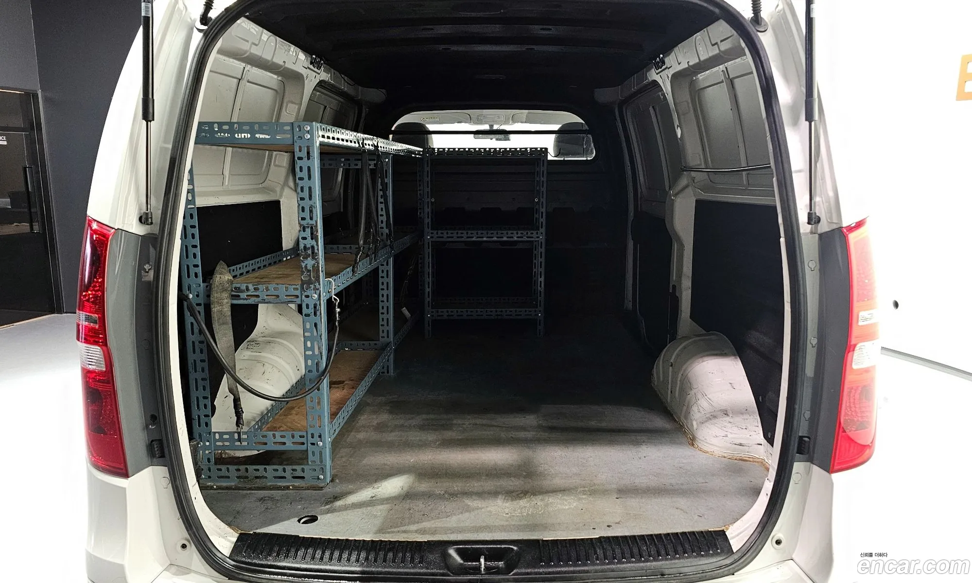 The New Grand Starex Van 3 -Seater Smart - фотография 12726294