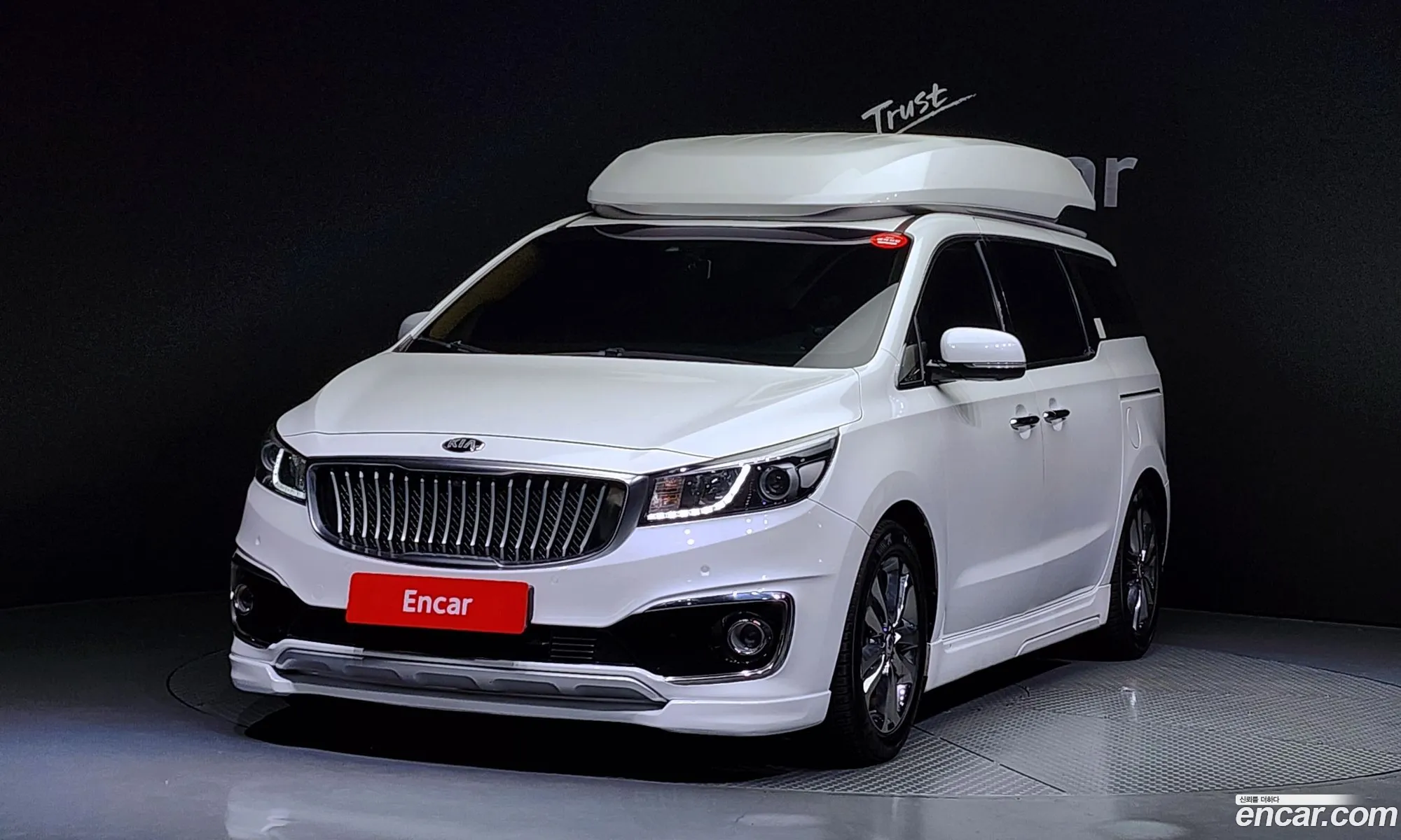 All -New Carnival 9 -Seater High Limousine Noblesse - фотография 13485504