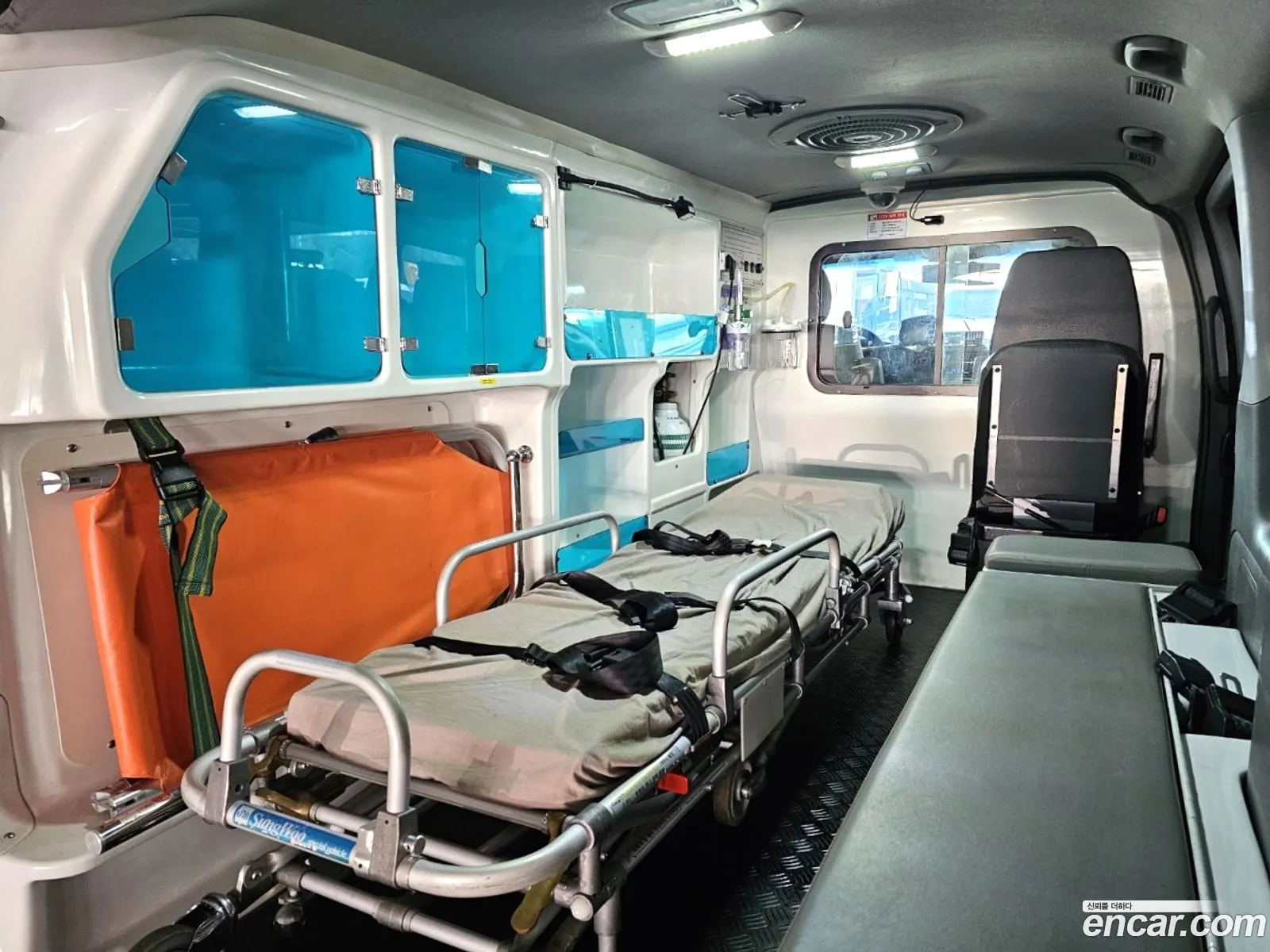 Grand Starex Ambulance - фотография 13674173