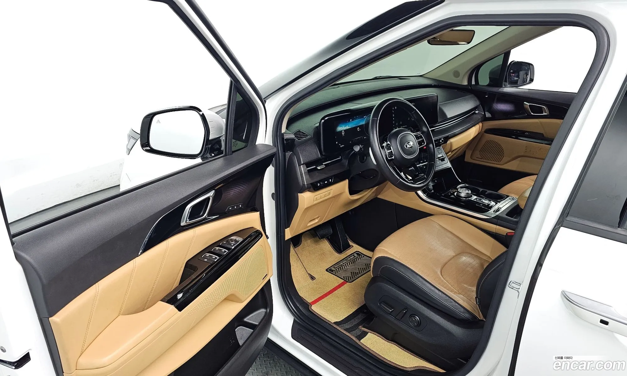Carnival 4Th Generation 7 -Seater Signature - фотография 11385512