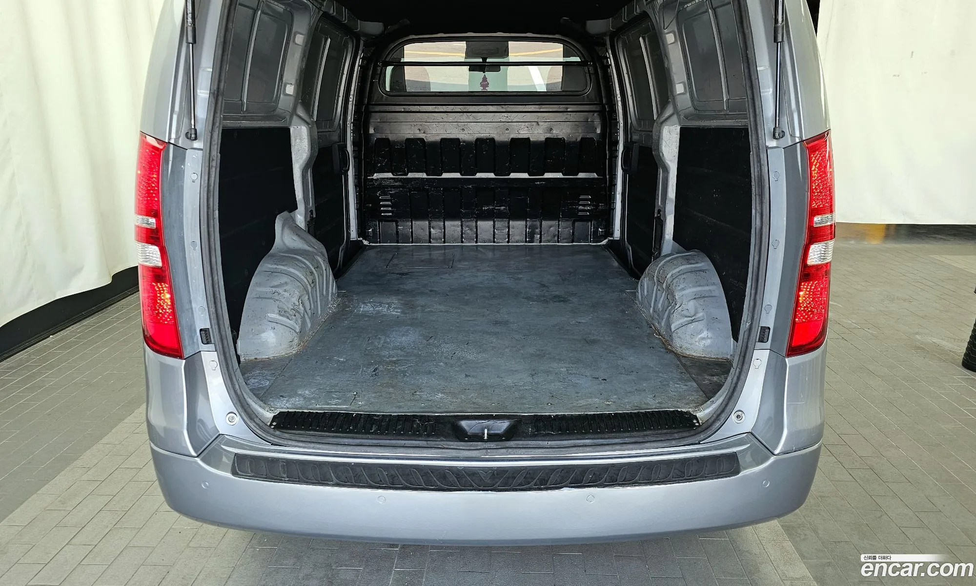 Grand Starex 3 -Seater Van Smart - фотография 14146182