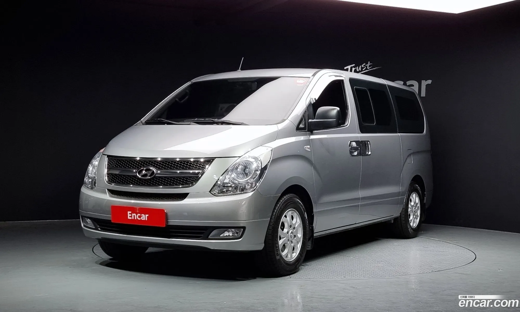 Grand Starex 5 -Seater Van Cvx Luxury - фотография 13690946