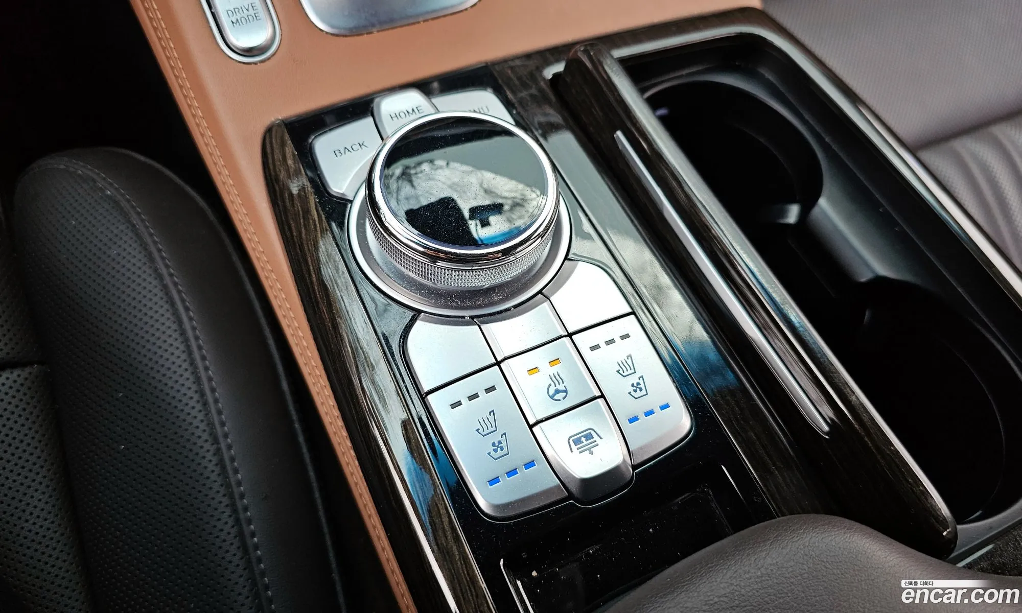 G90 38 Awd Luxury - фотография 12747486
