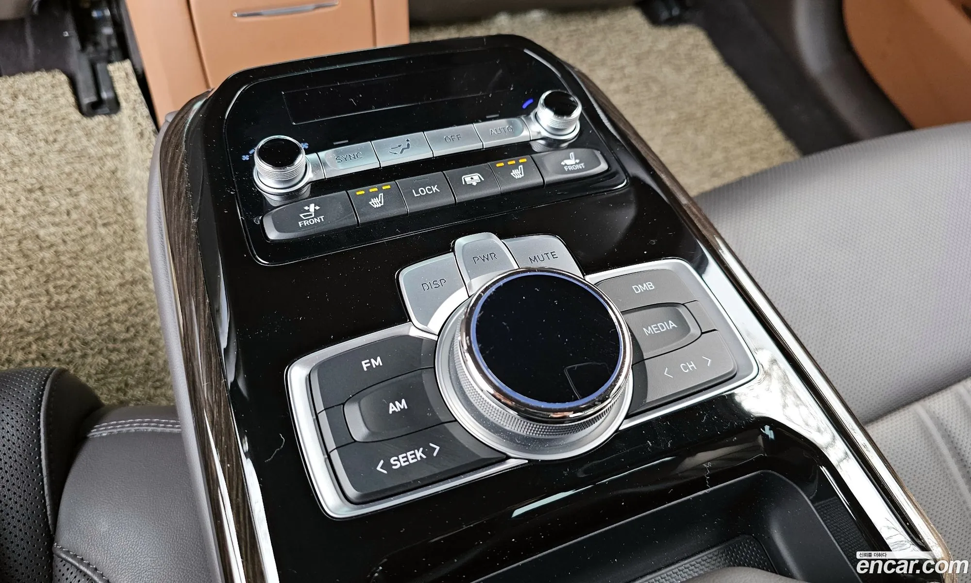 G90 38 Awd Luxury - фотография 12747484