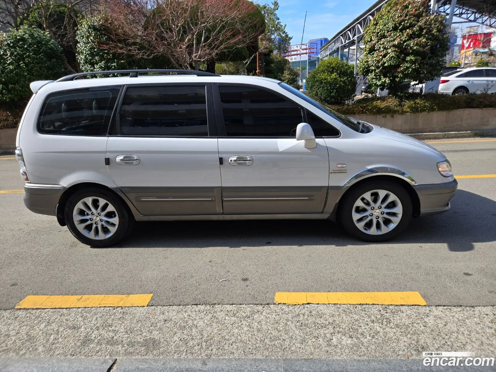 Traze Xg 9 -Seater Diesel Gold Is The Best - фотография 11850761