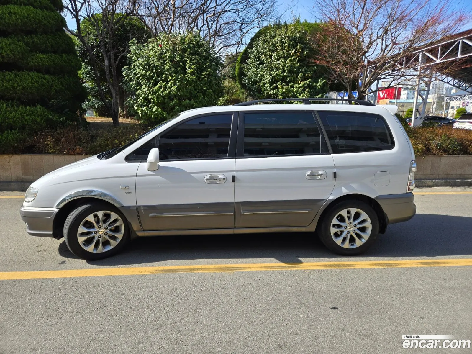 Traze Xg 9 -Seater Diesel Gold Is The Best - фотография 11850760