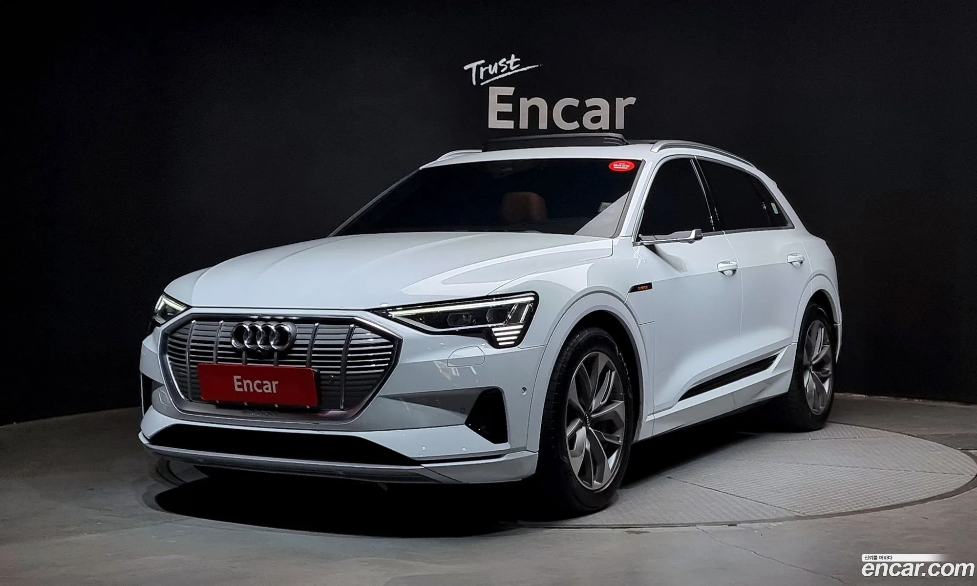 E-Tron 55 Quattro - фотография 4698111