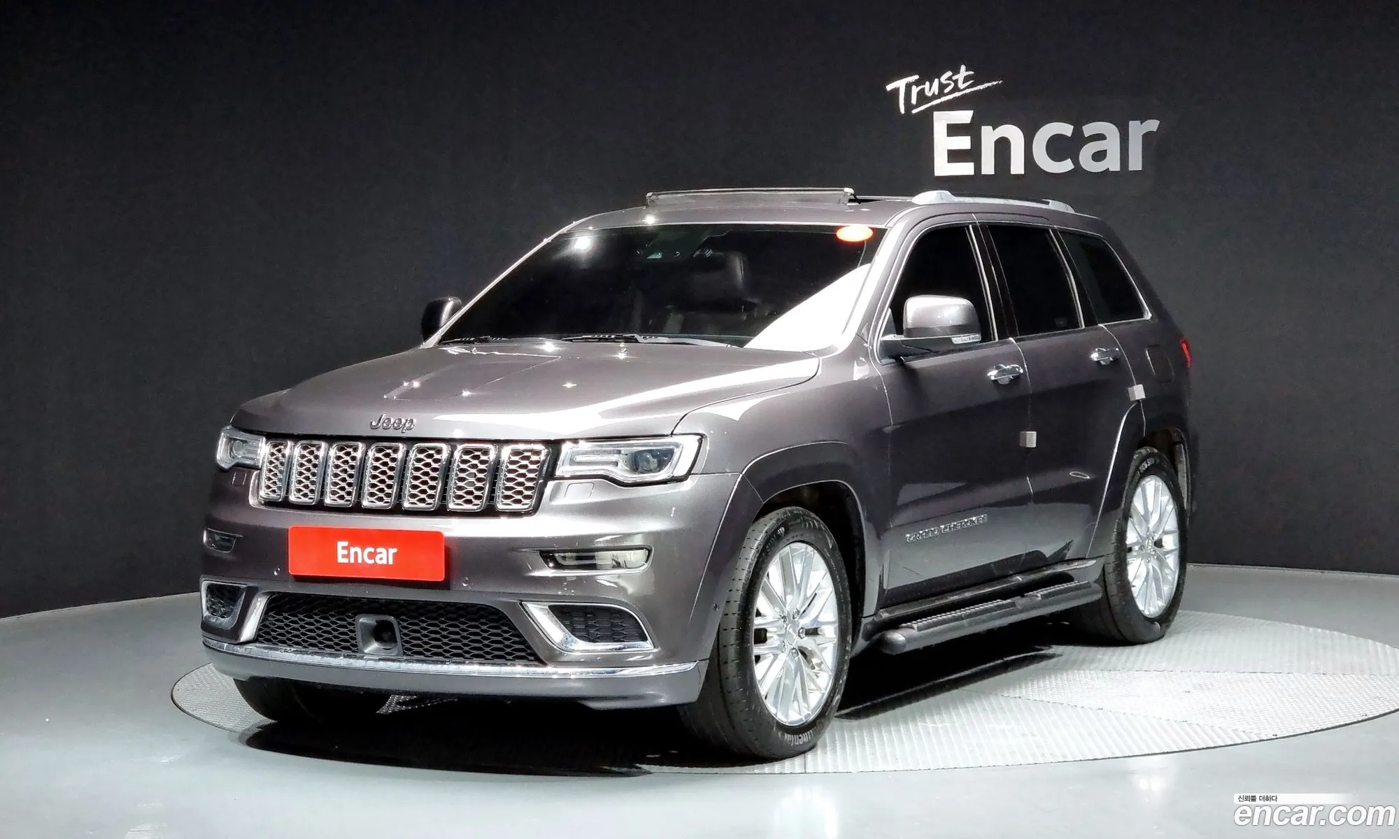 Grand Cherokee 30 Diesel Overland Summit Wk2 - фотография 3939205