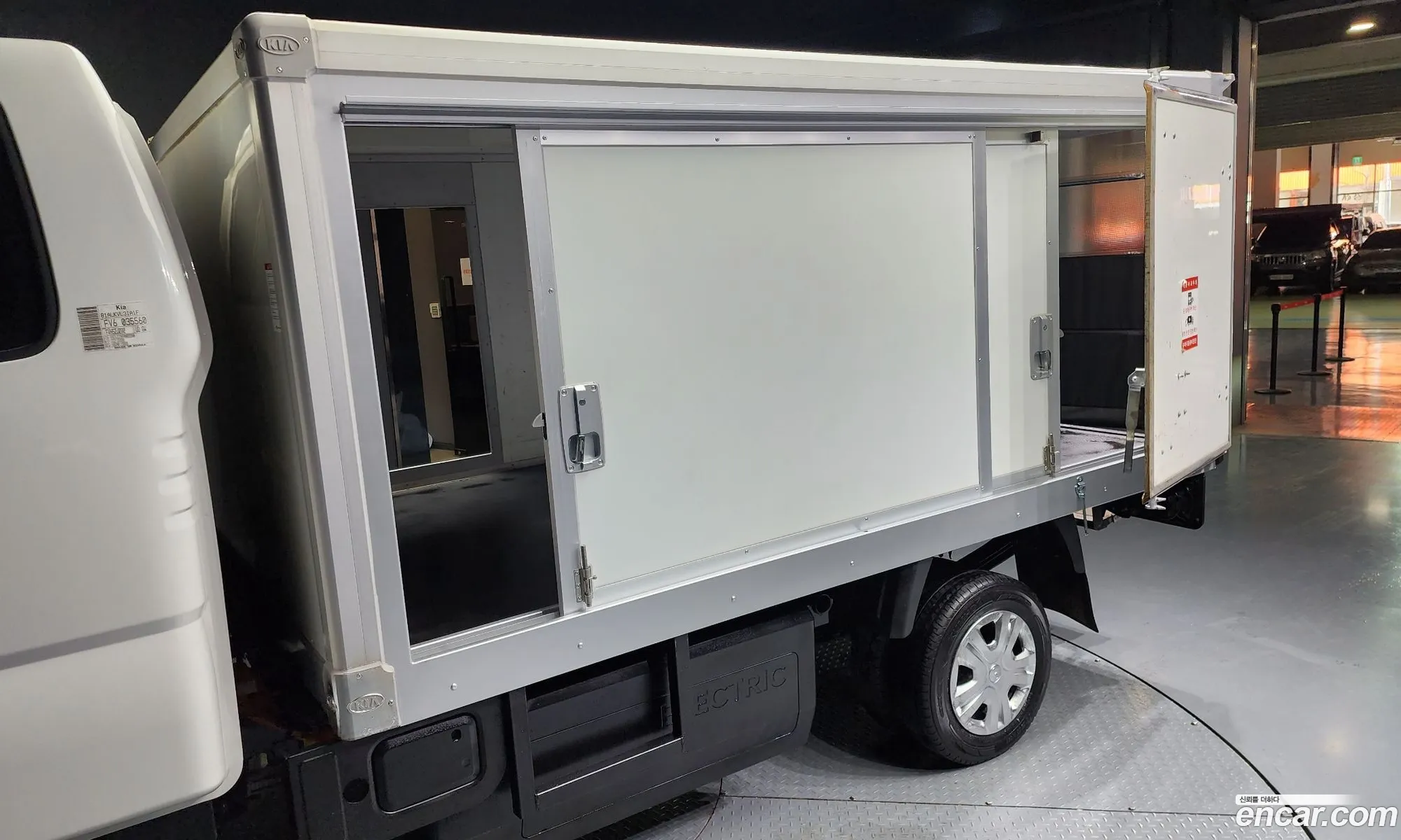 The New Bongo Iii Iii Low Early Tower 1 Ton King Cap Ev - фотография 14383776