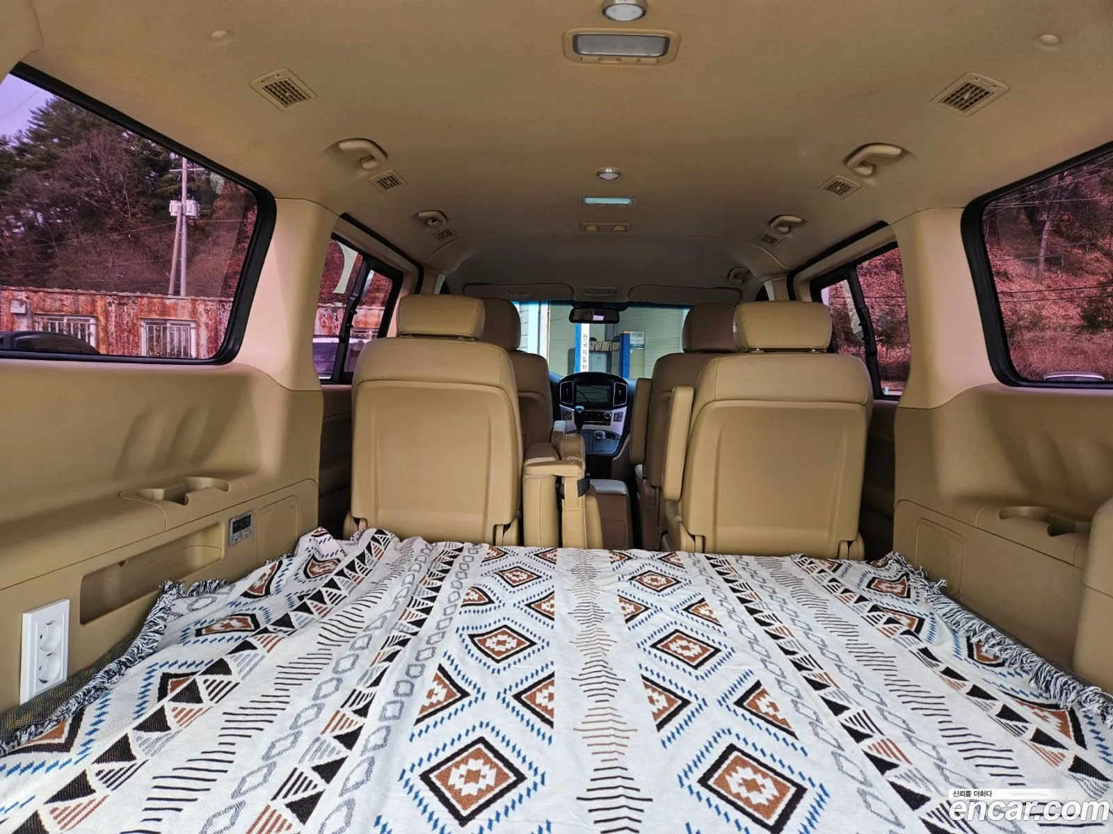 Grand Starex 4Wd 11 -Seater Wagon Modern Special - фотография 1072361