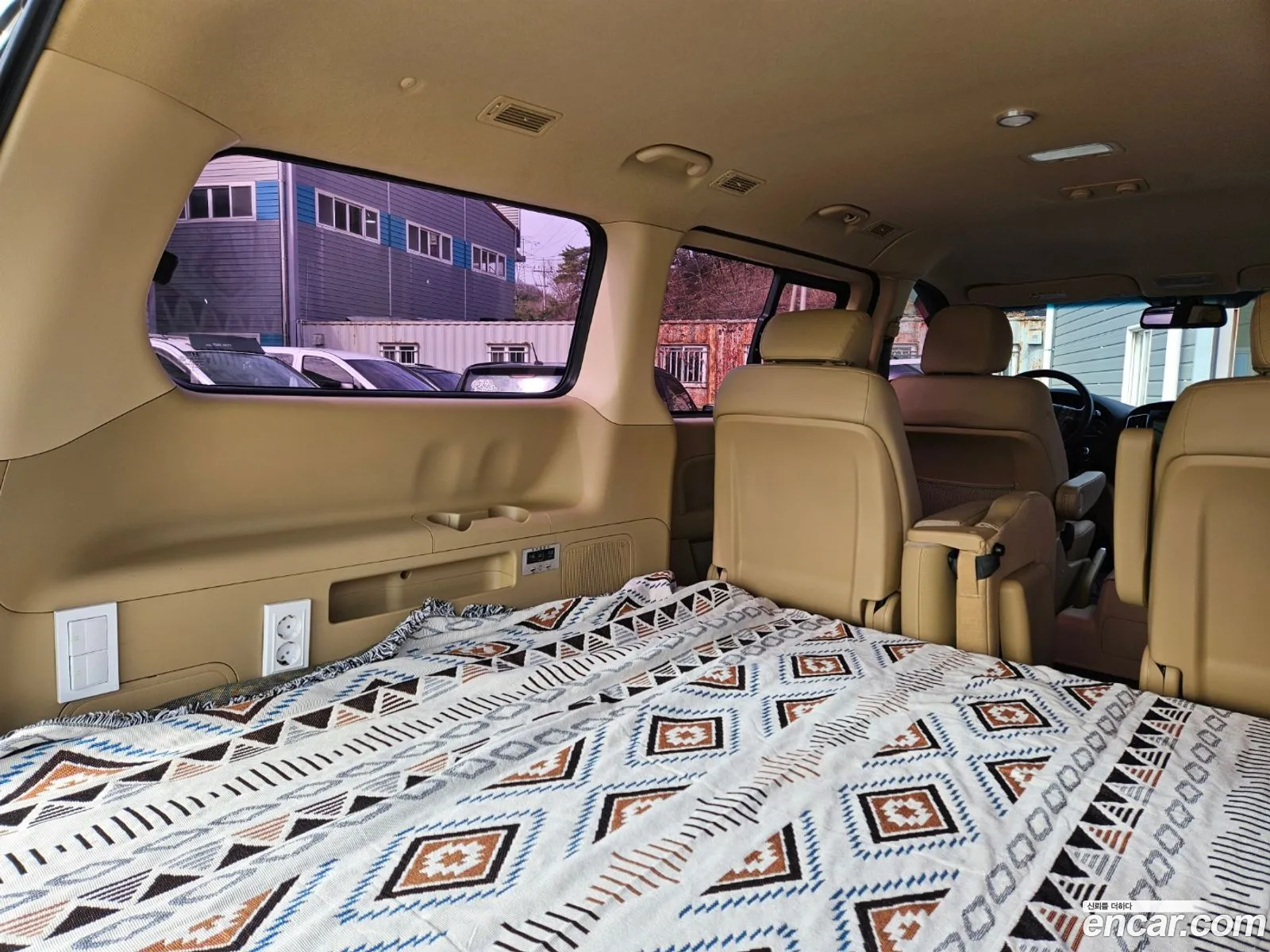 Grand Starex 4Wd 11 -Seater Wagon Modern Special - фотография 1072360