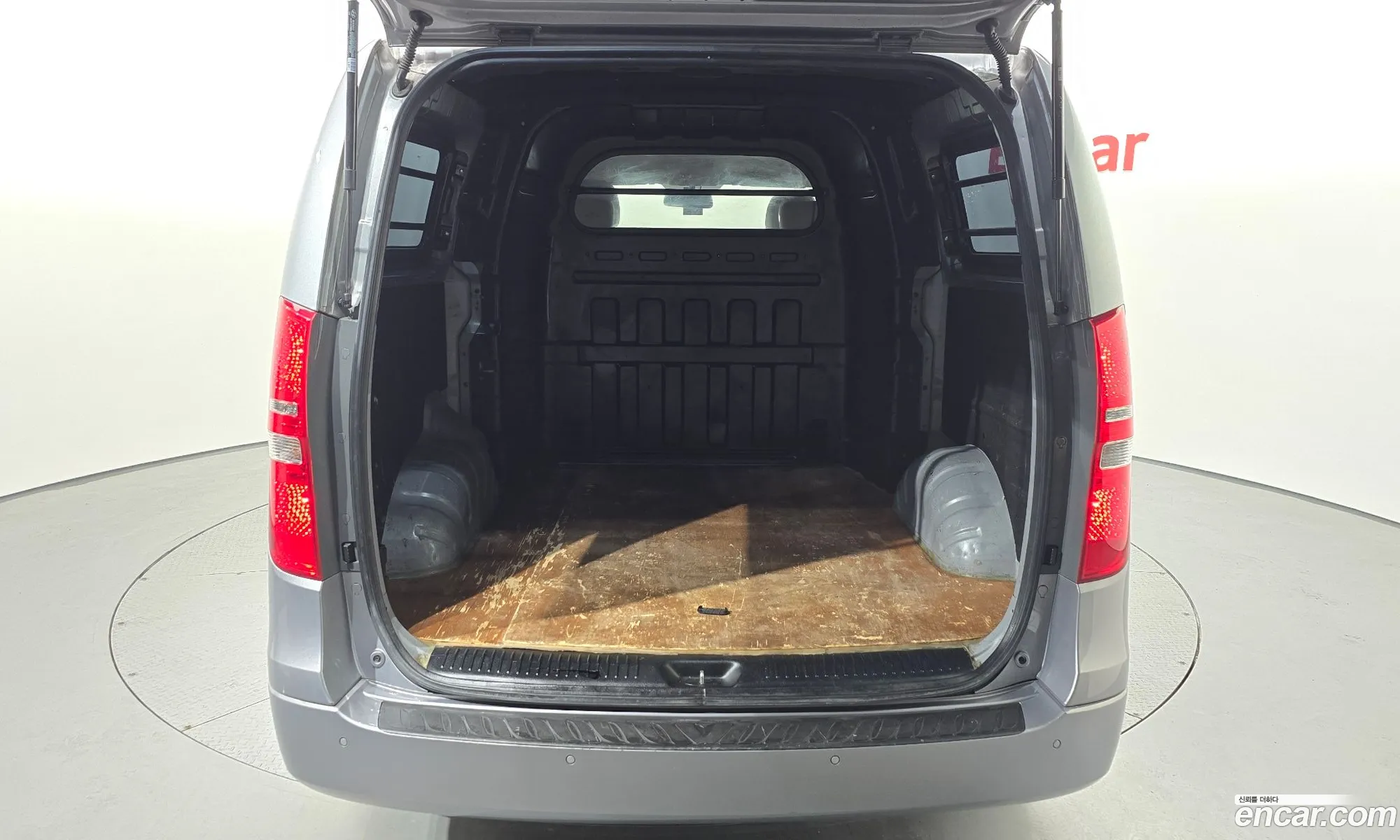 The New Grand Starex Van 5 -Seater Modern - фотография 12725552