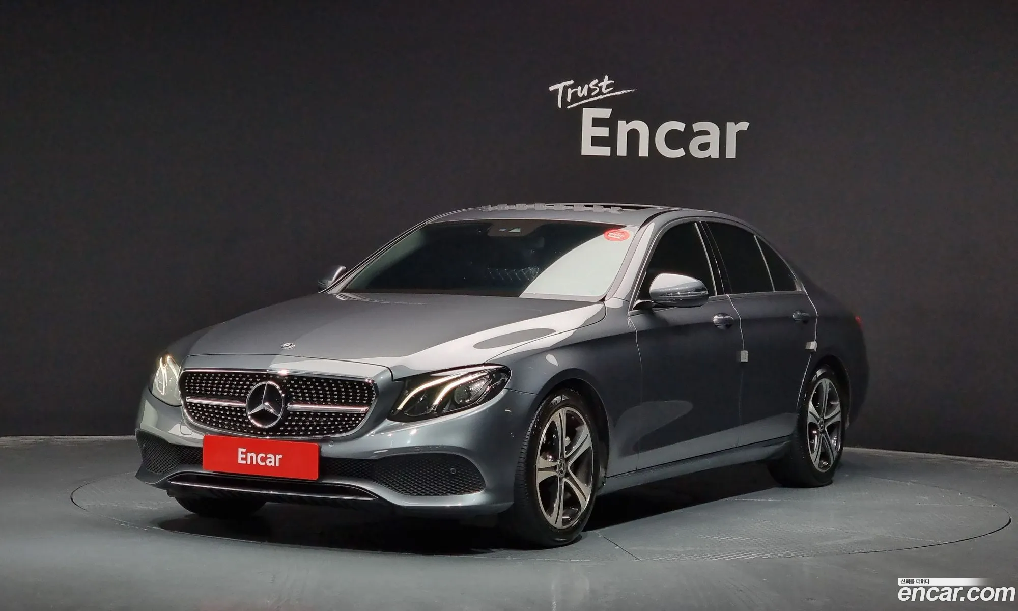 E-Class W213 E200 Avant-Garde - фотография 11988356