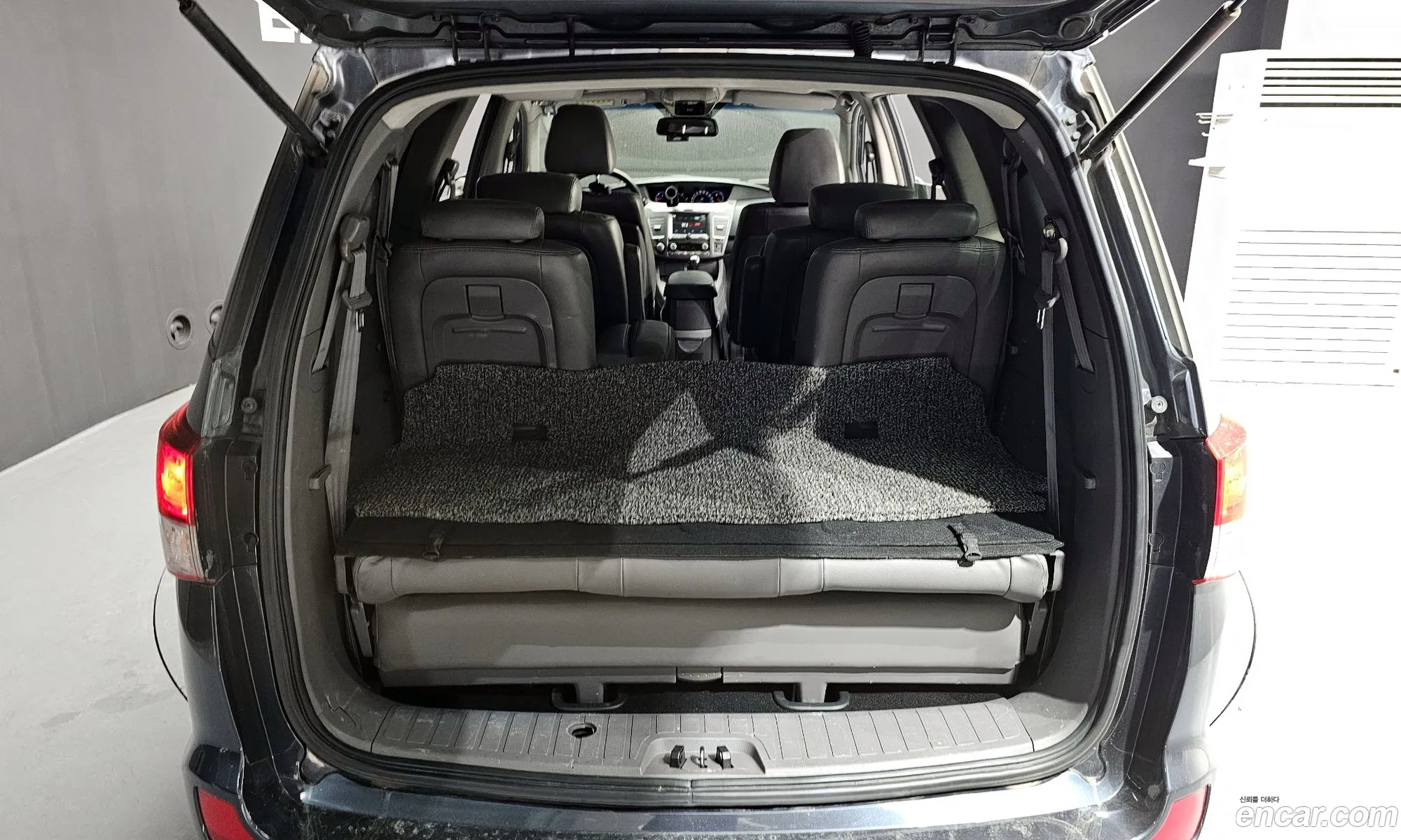 Korando Turismo 4Wd Gt 9 -Seater - фотография 17537001