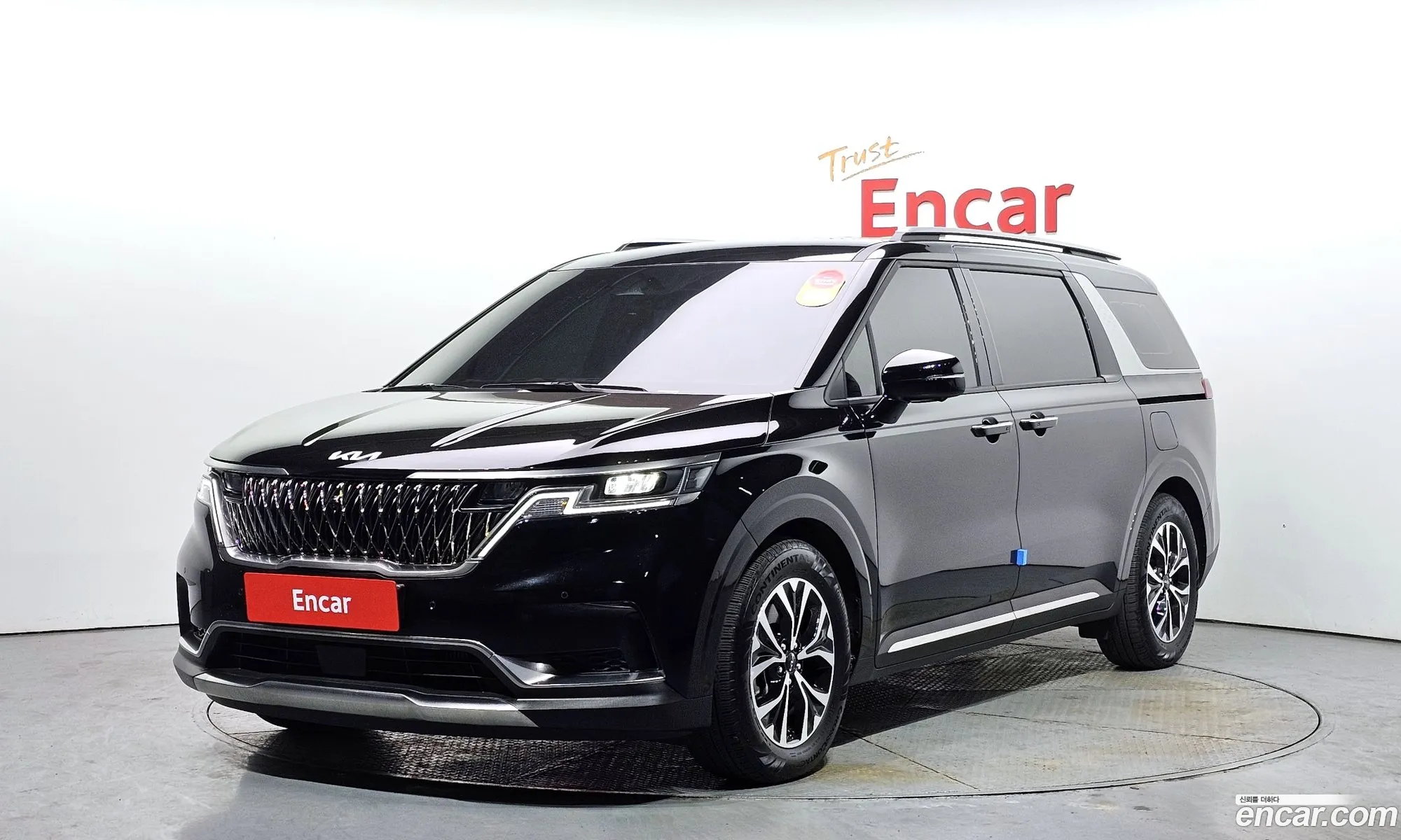 Carnival 4Th Generation 9 -Seater Signature - фотография 13502971