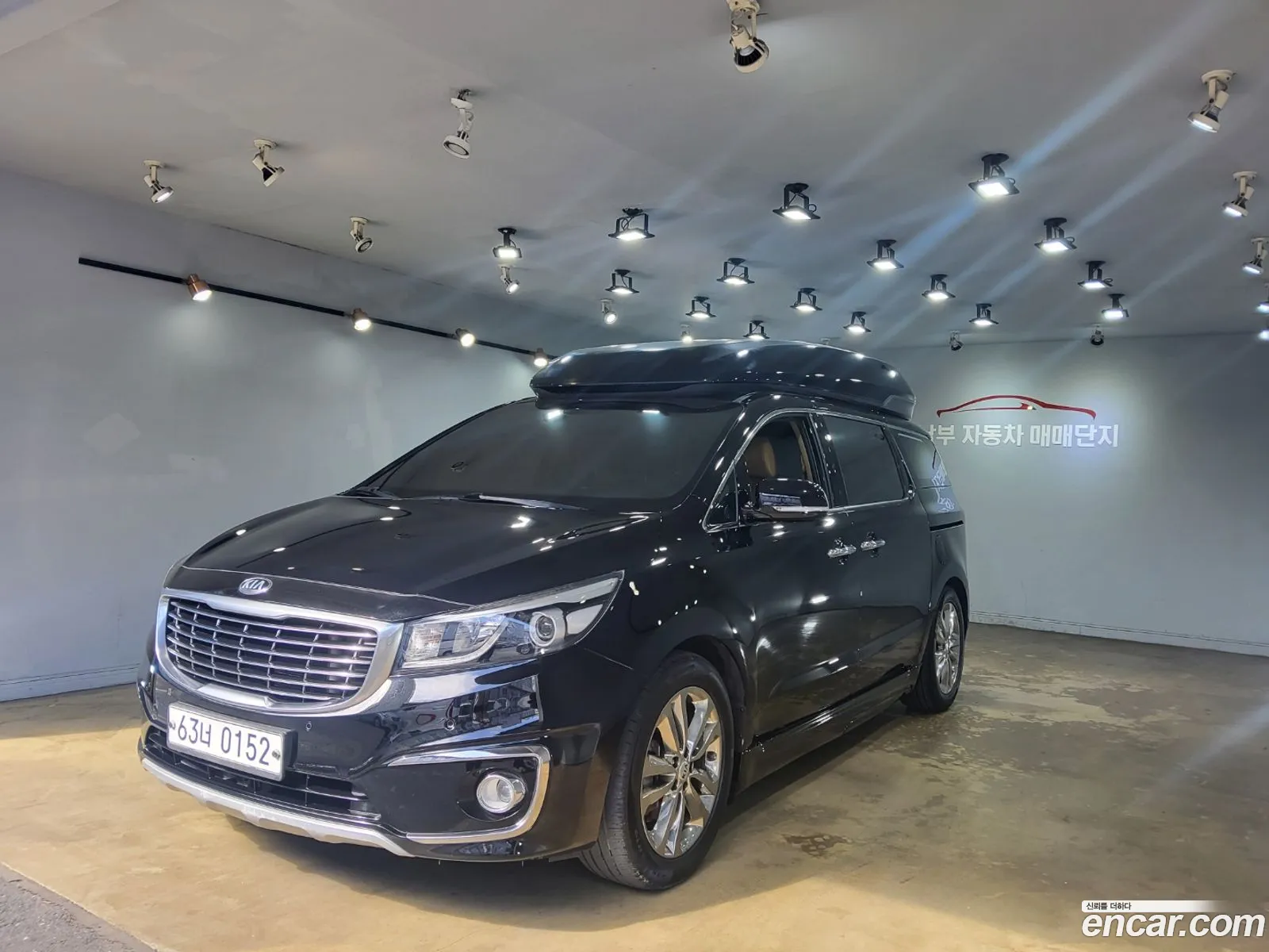 All -New Carnival 7 -Seater High Limousine Vip - фотография 13397586
