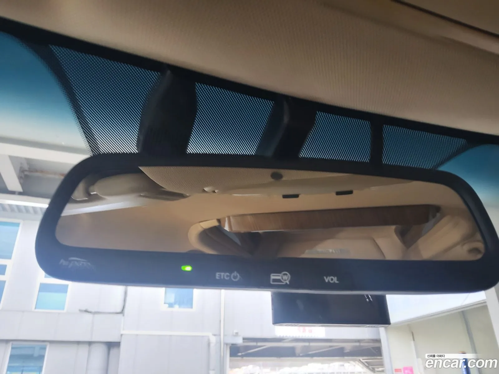 All -New Carnival 7 -Seater High Limousine Vip - фотография 13397587