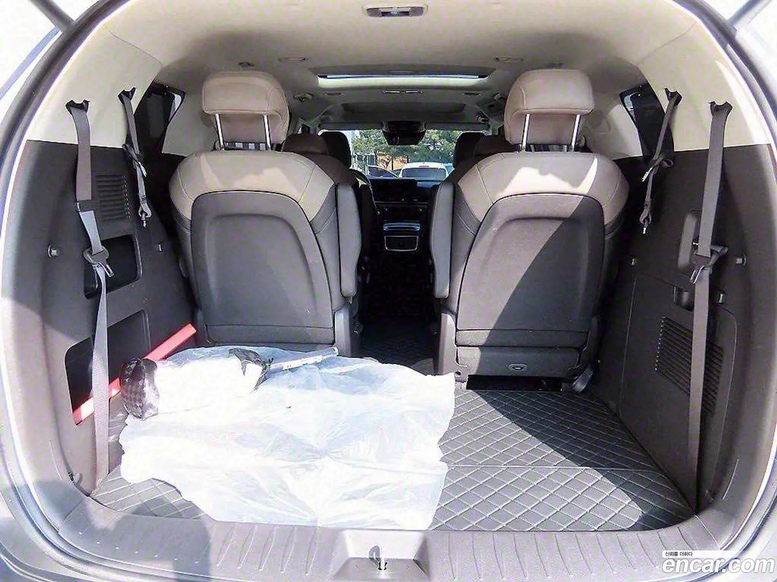 The New Carnival 4Th Generation Hev 9 -Seater Noblesse - фотография 14043229