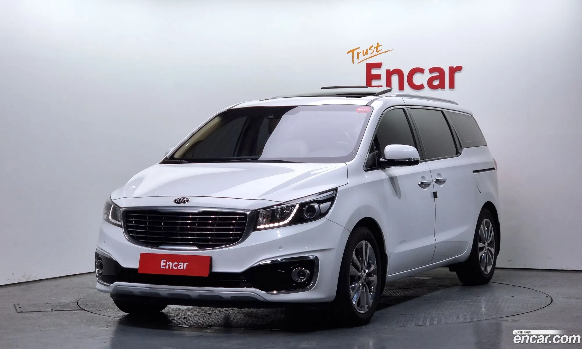 All -New Carnival 7 -Seater Limousine President - фотография 13397610