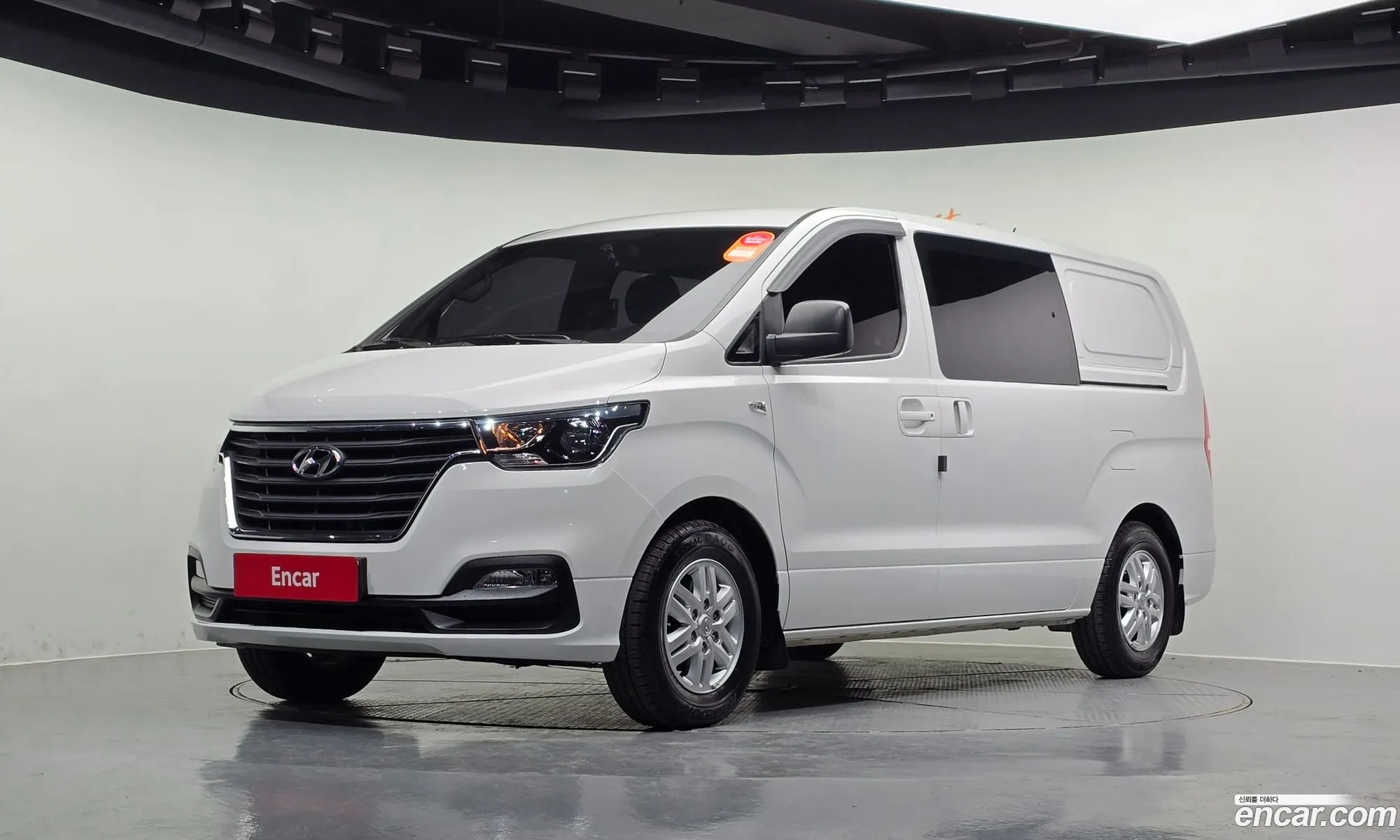 The New Grand Starex Van 5 -Seater Smart - фотография 14089717