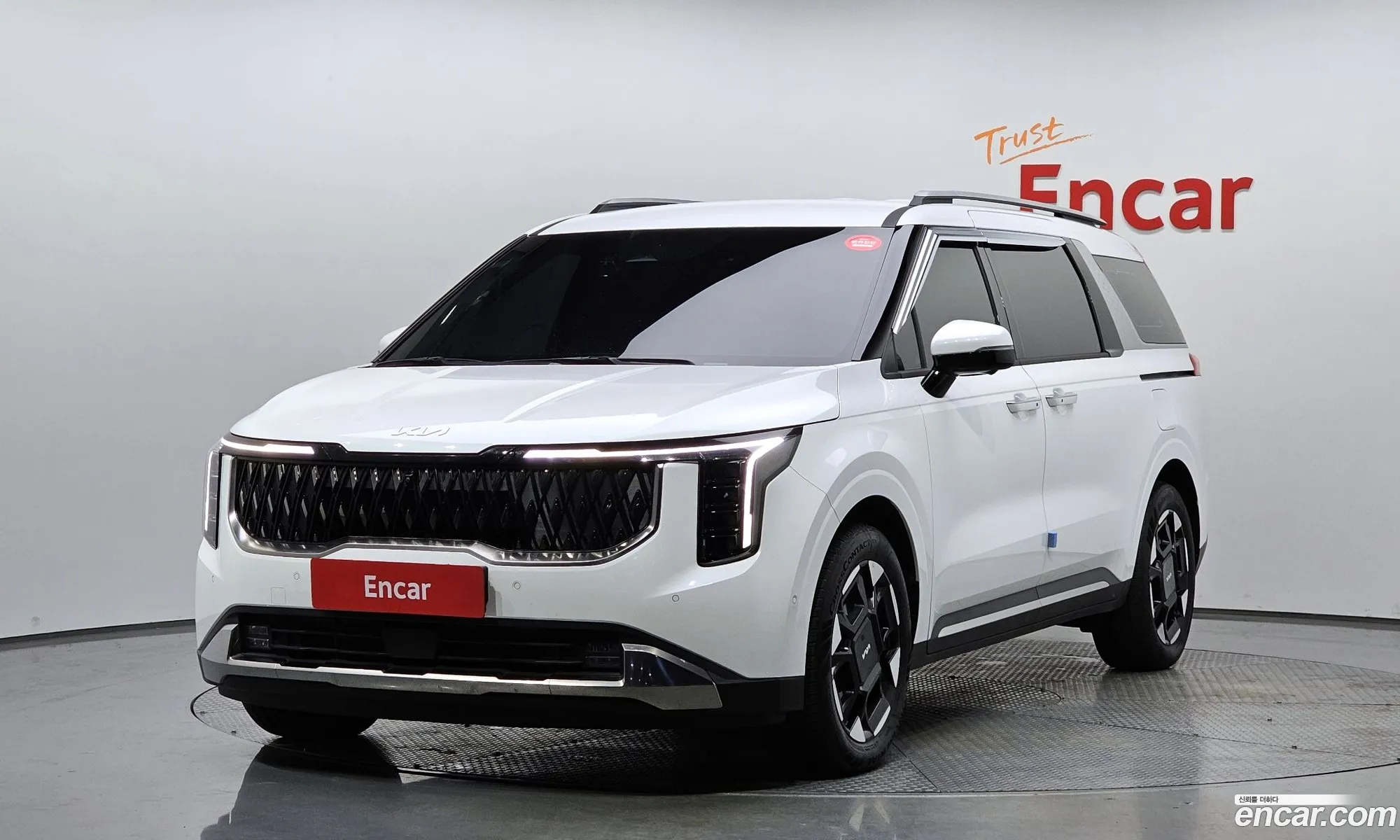 The New Carnival 4Th Generation Hev 9 -Seater Signature - фотография 14268333
