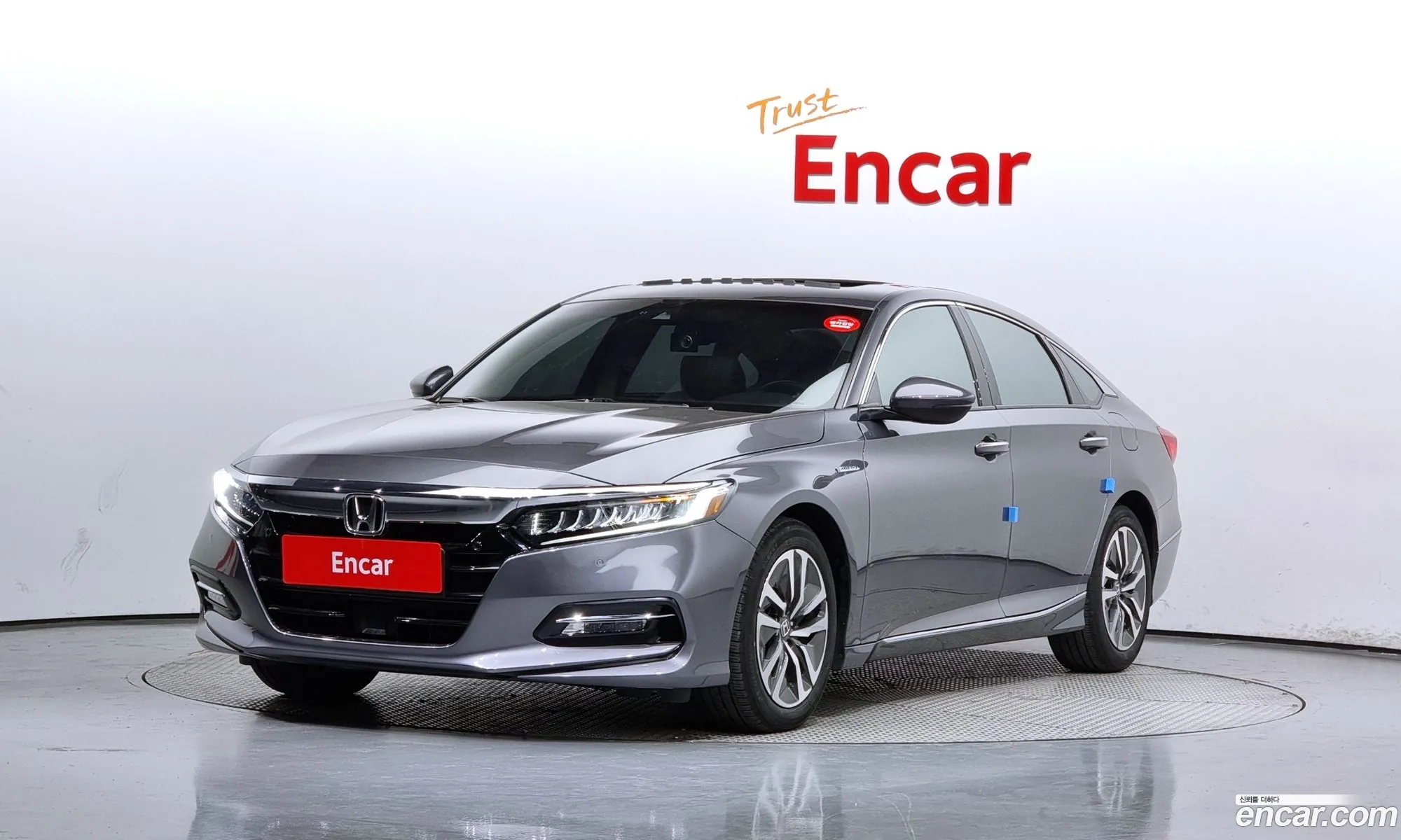 Accord 10G 20 Hybrid Touring - фотография 2032953