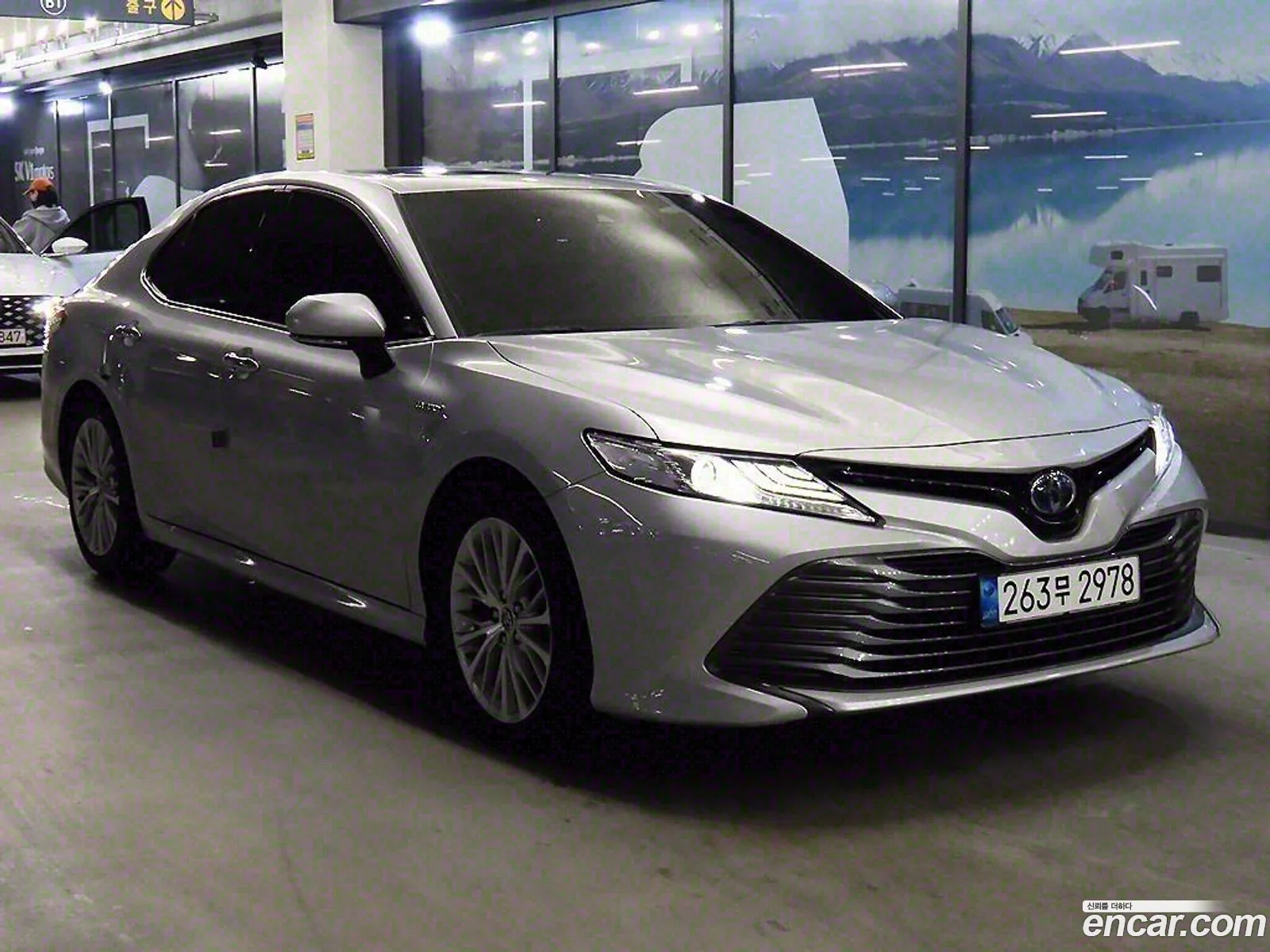 Camry Xv70 25 Xle Hybrid - фотография 14444300