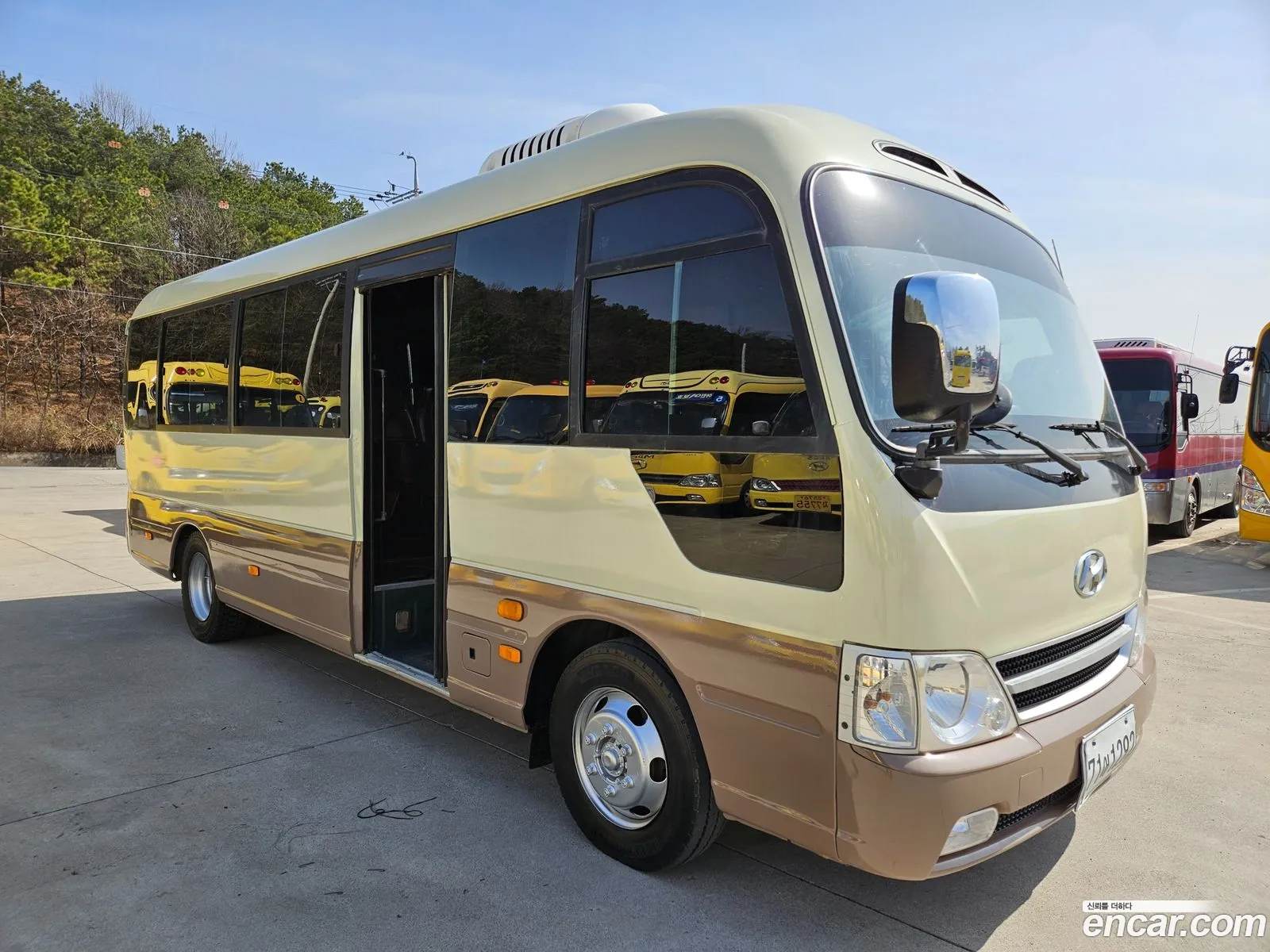 New County Bus Long Axis Sup 25 -Seater - фотография 13416873